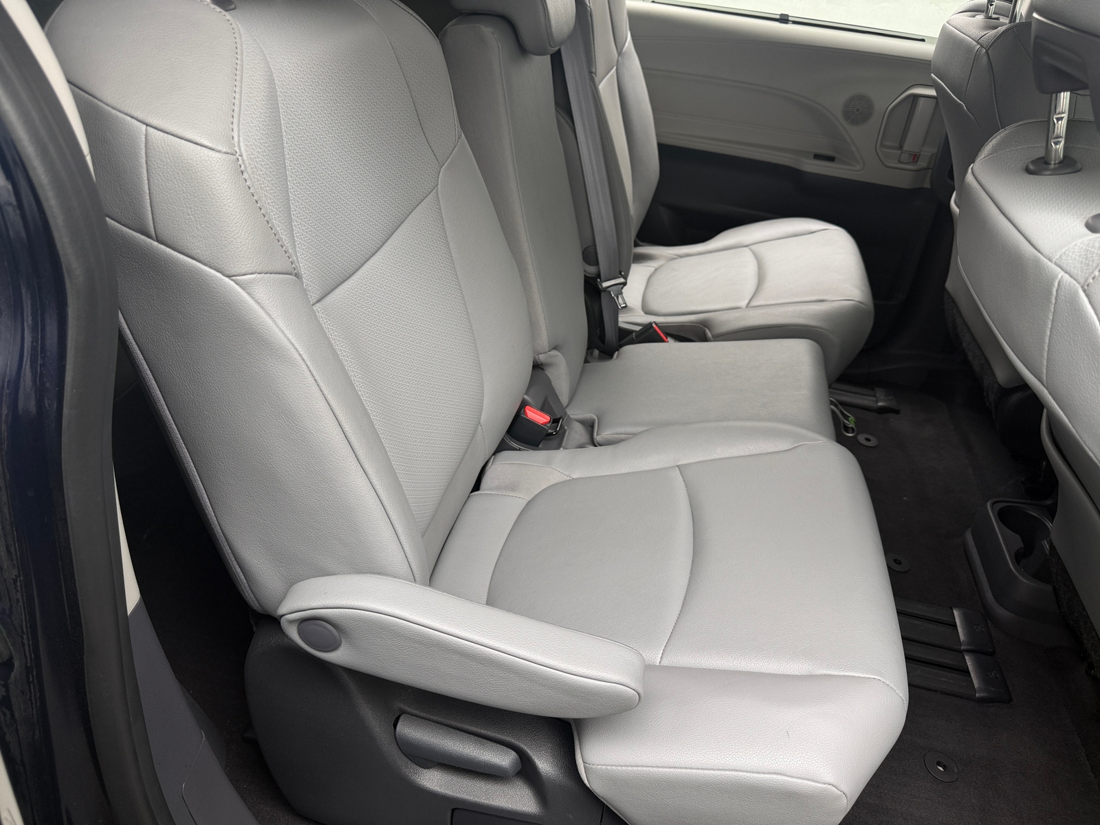 Thumbnail: 2024 Toyota Sienna - 5