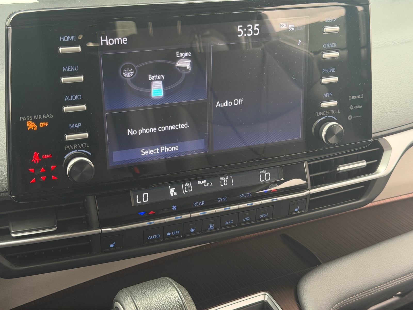 Thumbnail: 2024 Toyota Sienna - 3