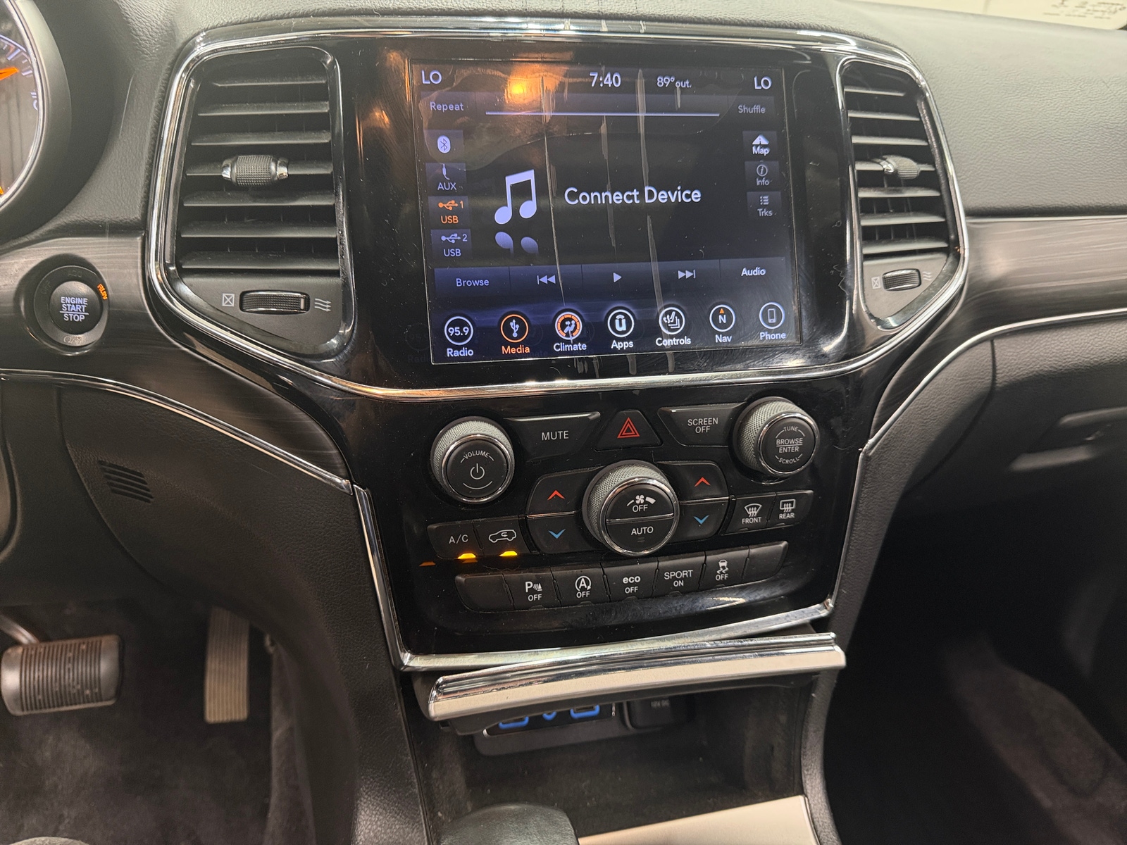 Thumbnail: 2019 Jeep Grand Cherokee - 3