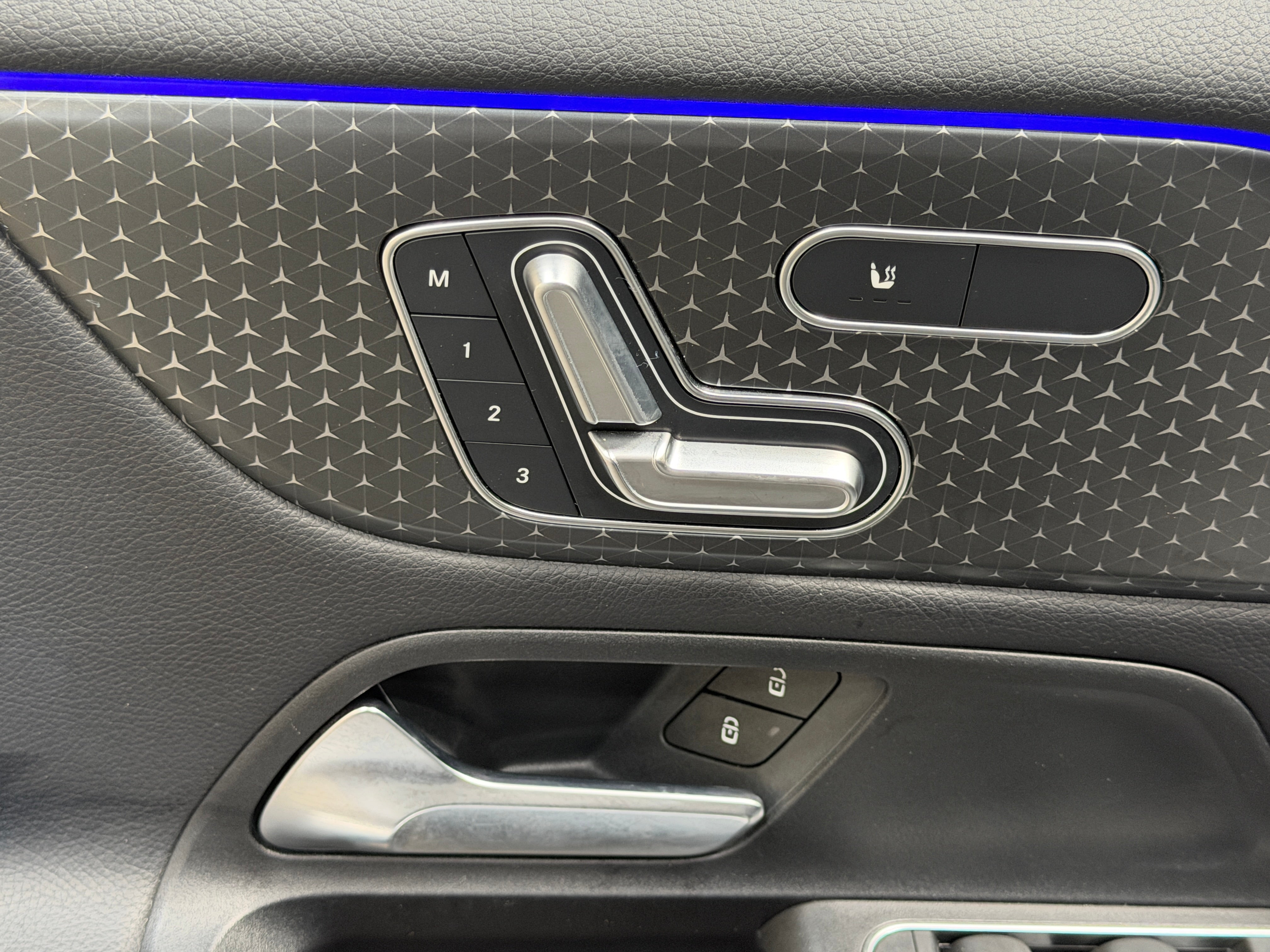 2025 Mercedes-Benz GLB Base - Photo 12