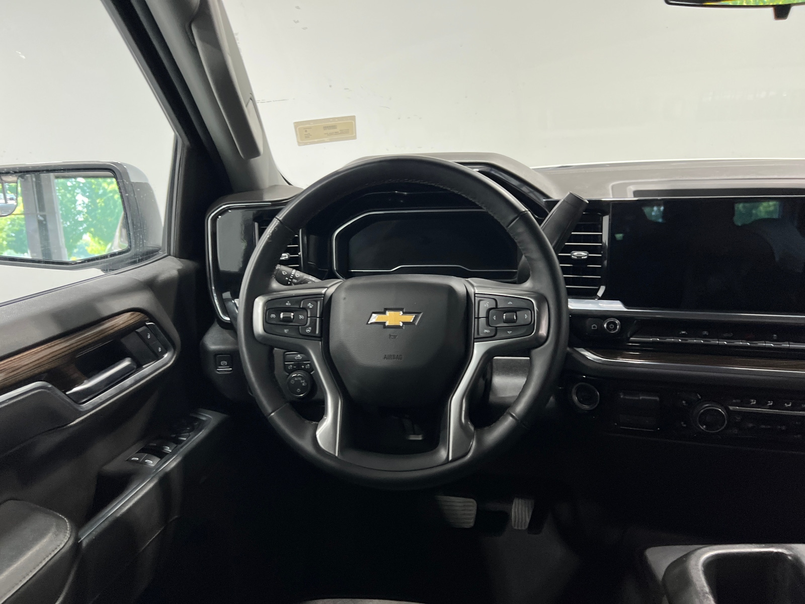 Thumbnail: 2025 Chevrolet Silverado 1500 - 5