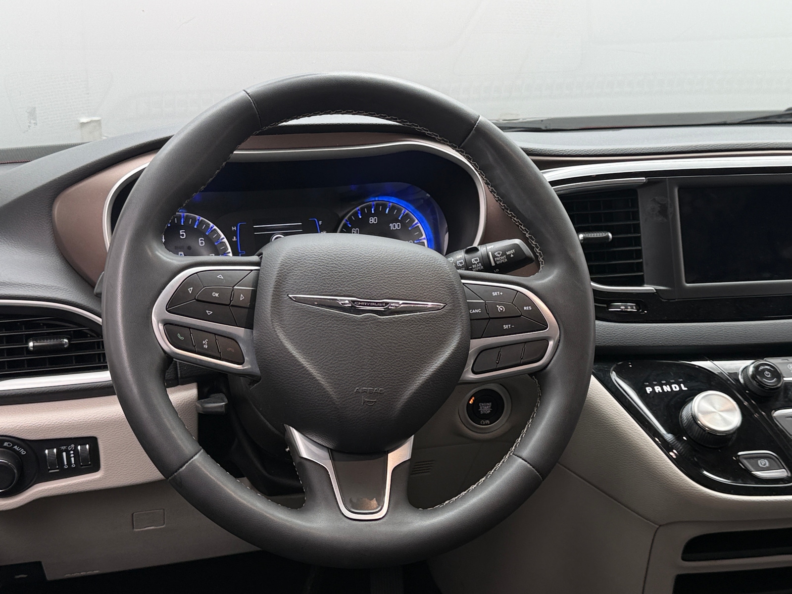 Thumbnail: 2023 Chrysler Voyager - 5