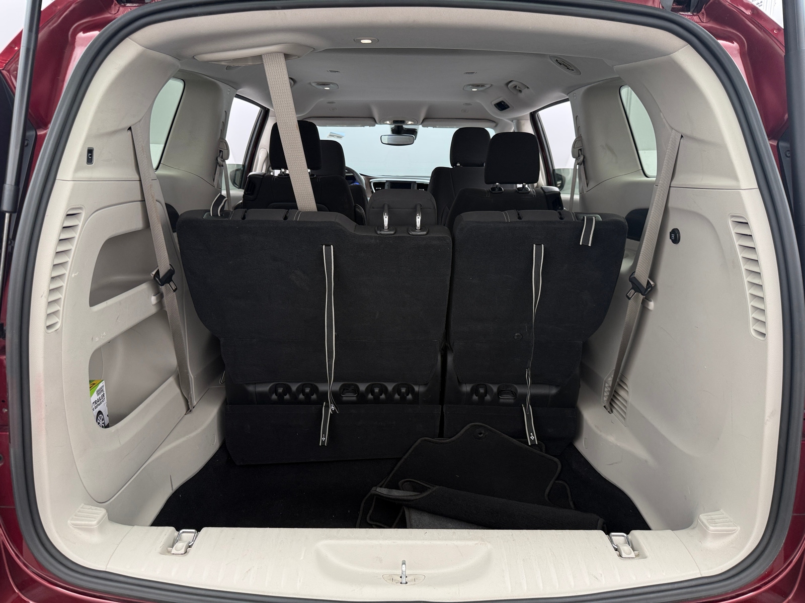 Thumbnail: 2023 Chrysler Voyager - 7