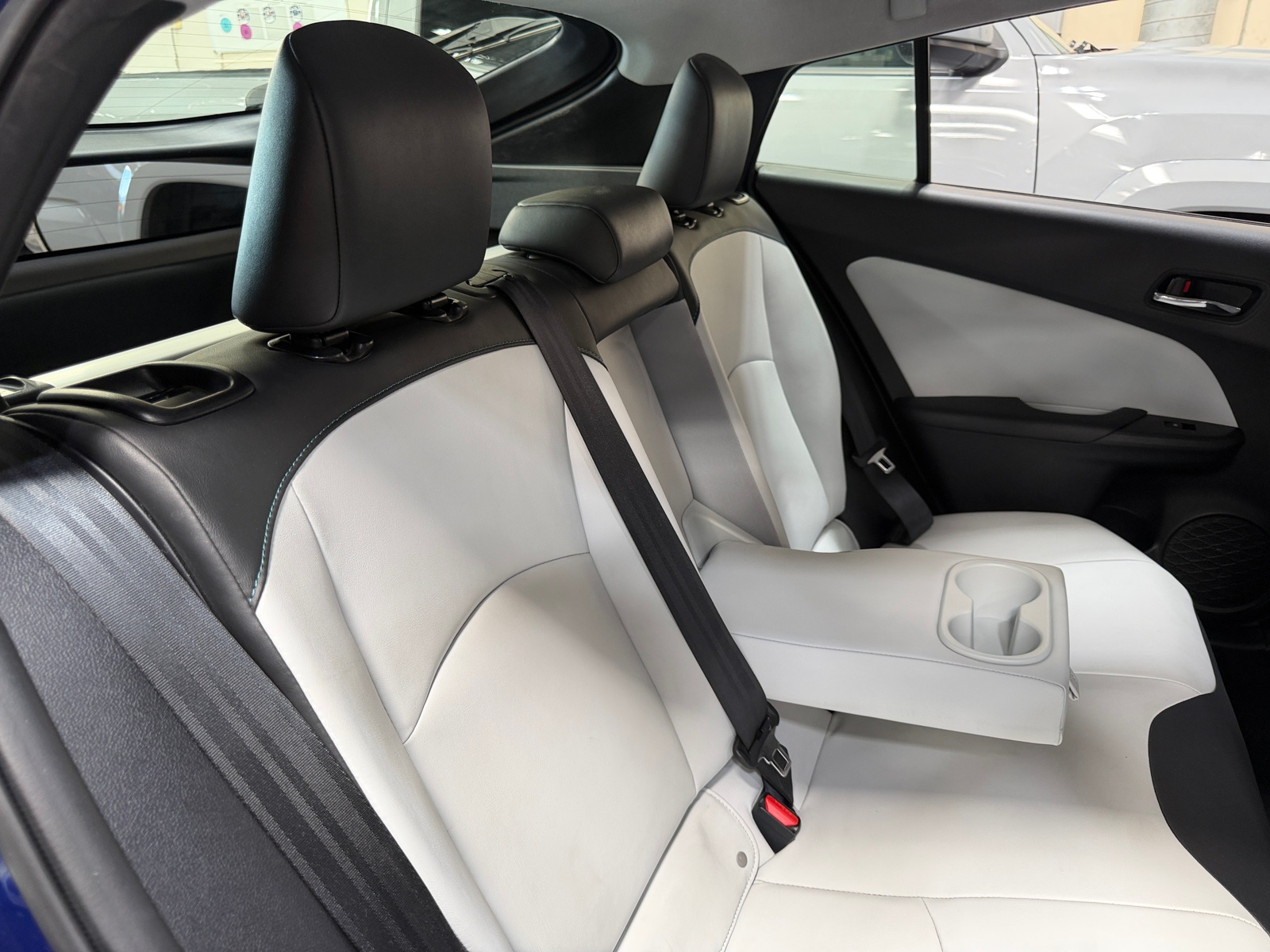 Thumbnail: 2017 Toyota Prius - 6