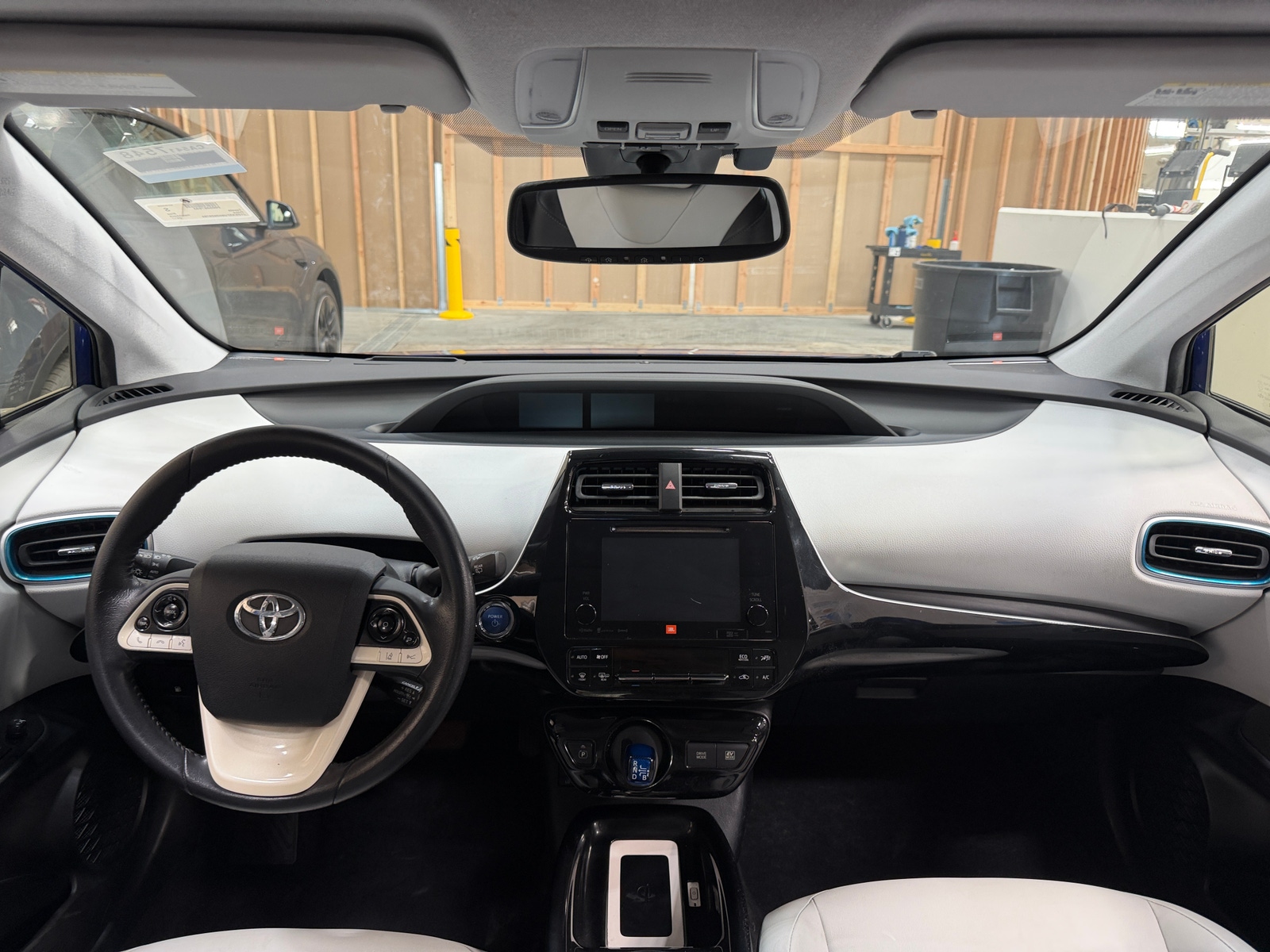 Thumbnail: 2017 Toyota Prius - 3