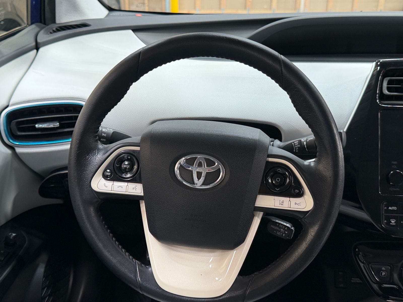 Thumbnail: 2017 Toyota Prius - 5