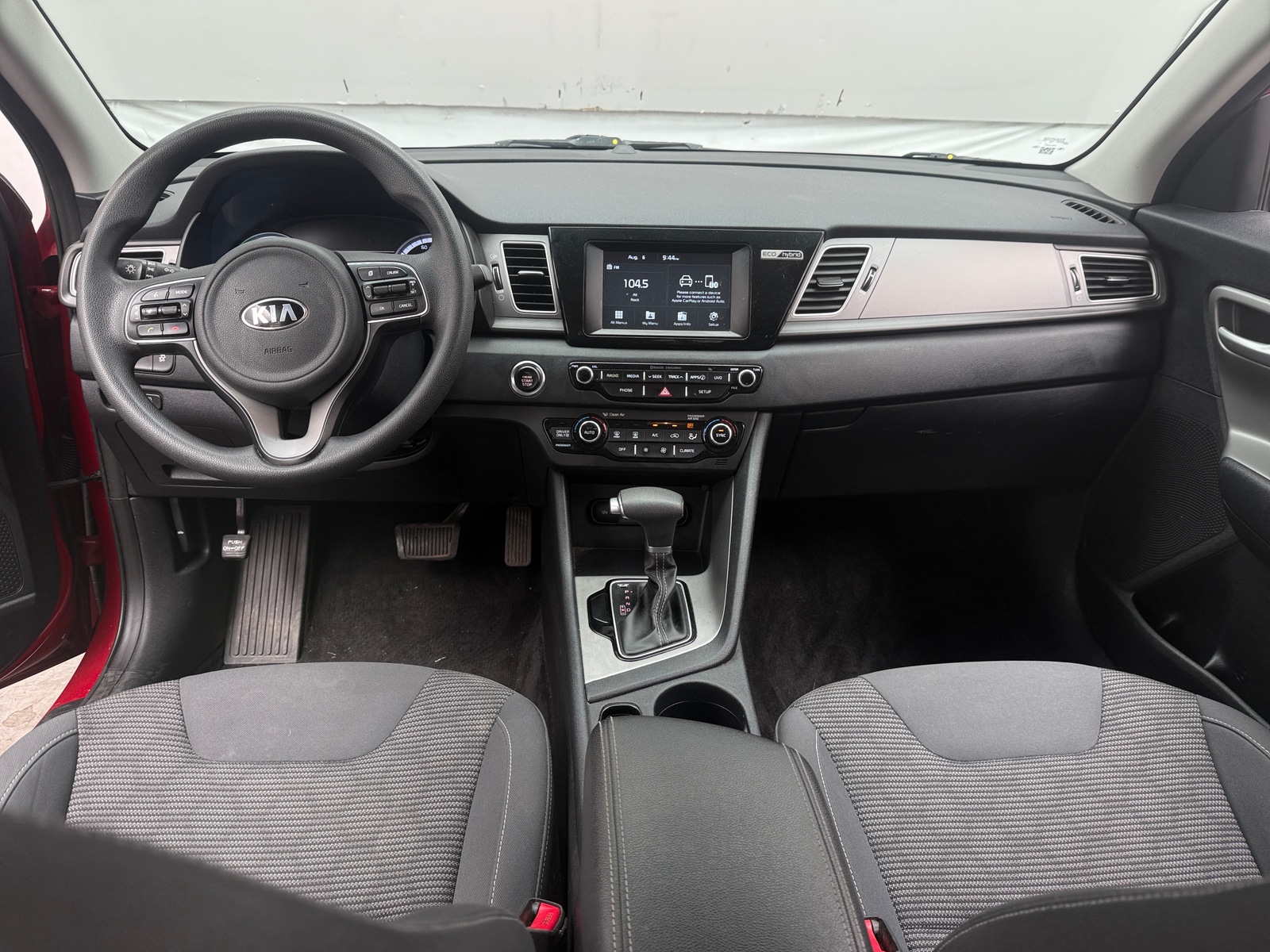 Thumbnail: 2017 Kia Niro - 3