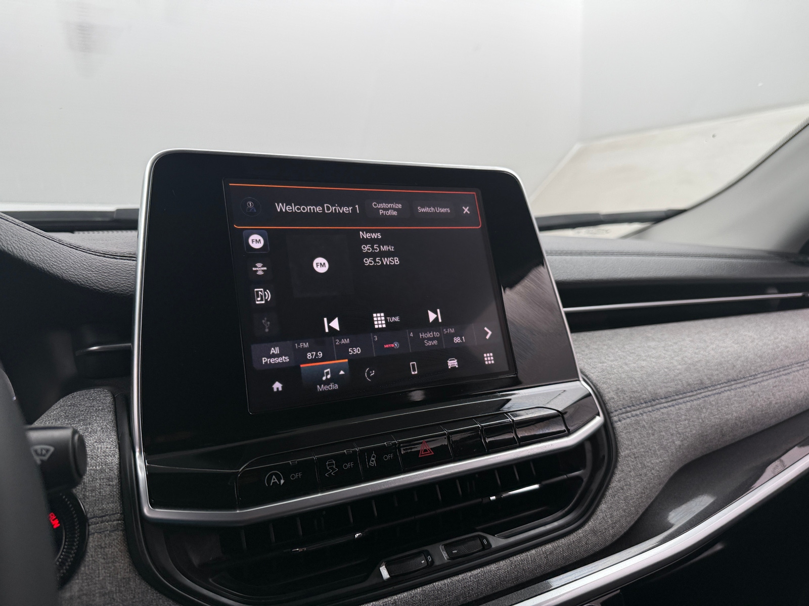 Thumbnail: 2022 Jeep Compass - 4