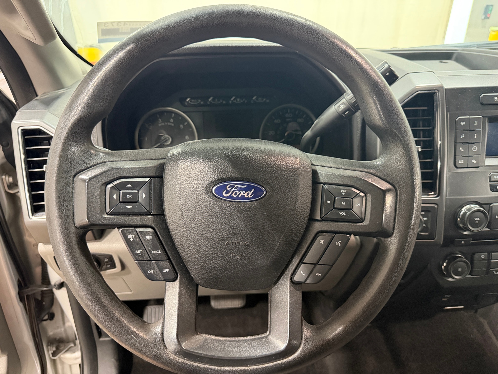 Thumbnail: 2018 Ford Econoline - 5