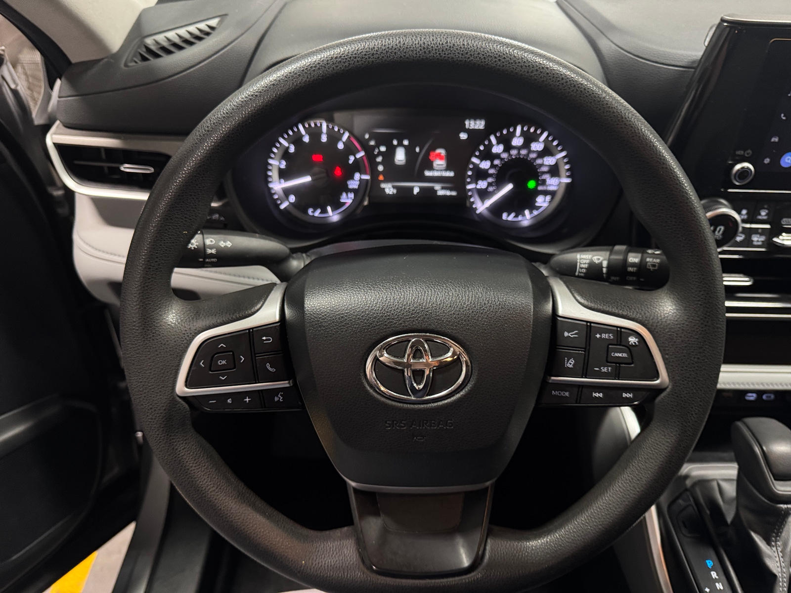 Thumbnail: 2023 Toyota Highlander - 5