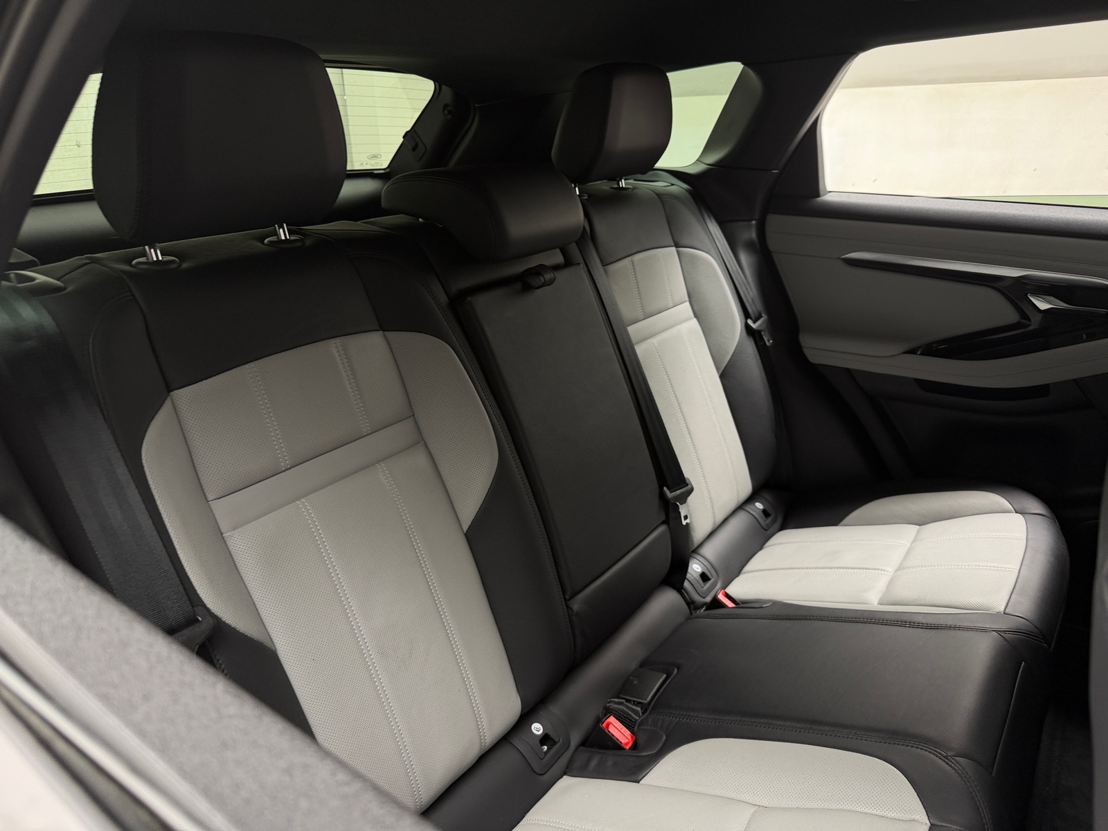 Thumbnail: 2022 Land Rover Range Rover Evoque - 5