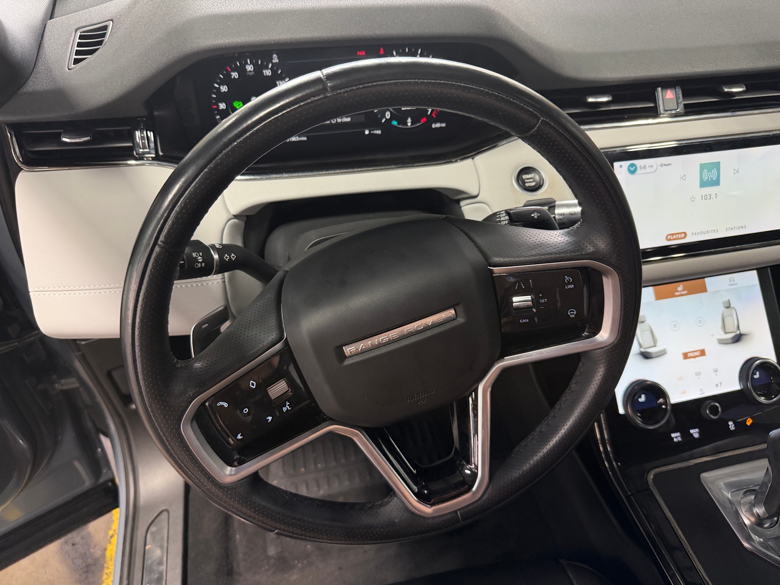 Thumbnail: 2022 Land Rover Range Rover Evoque - 4