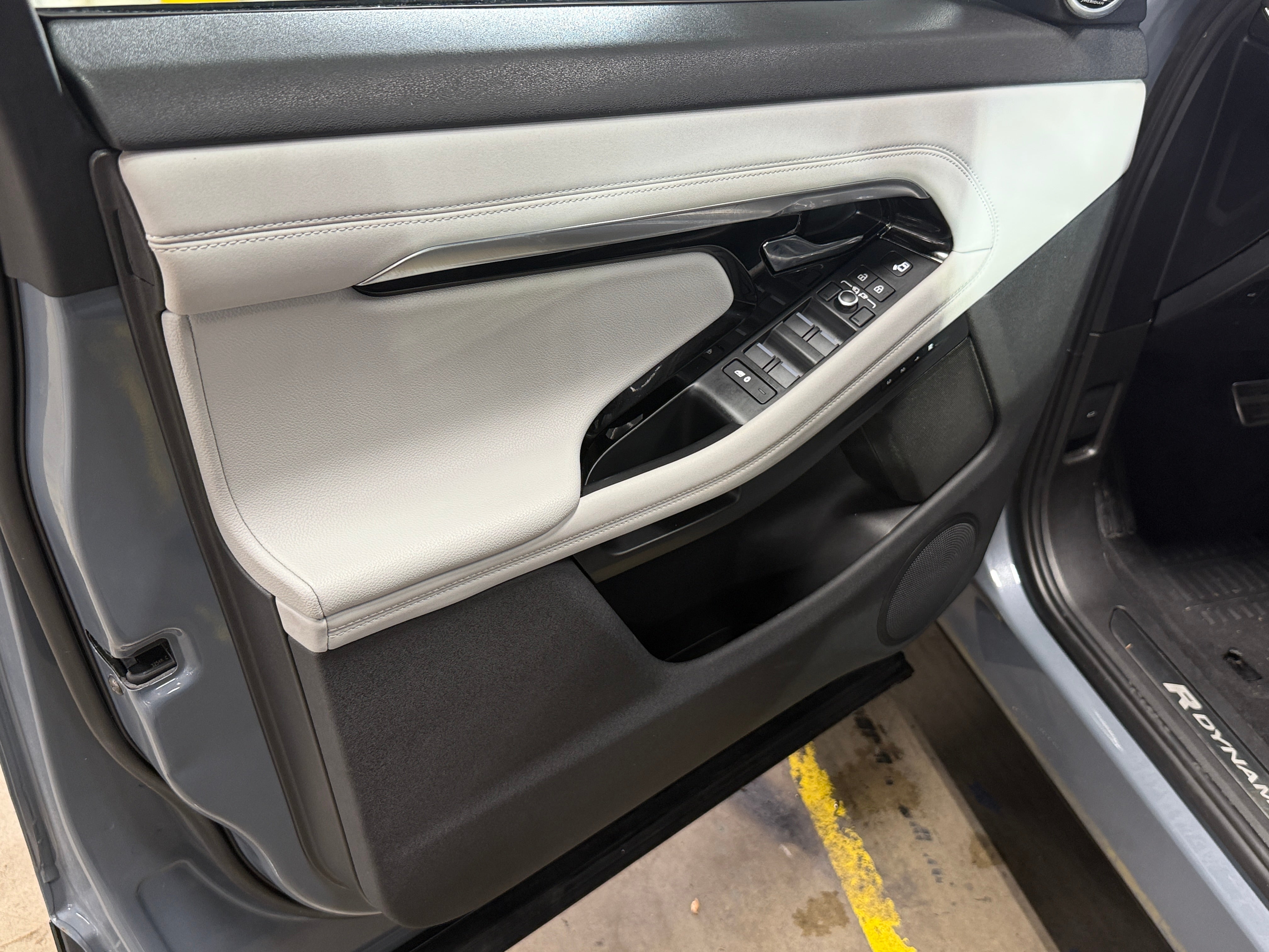 2022 Land Rover Range Rover Evoque SE - Photo 9