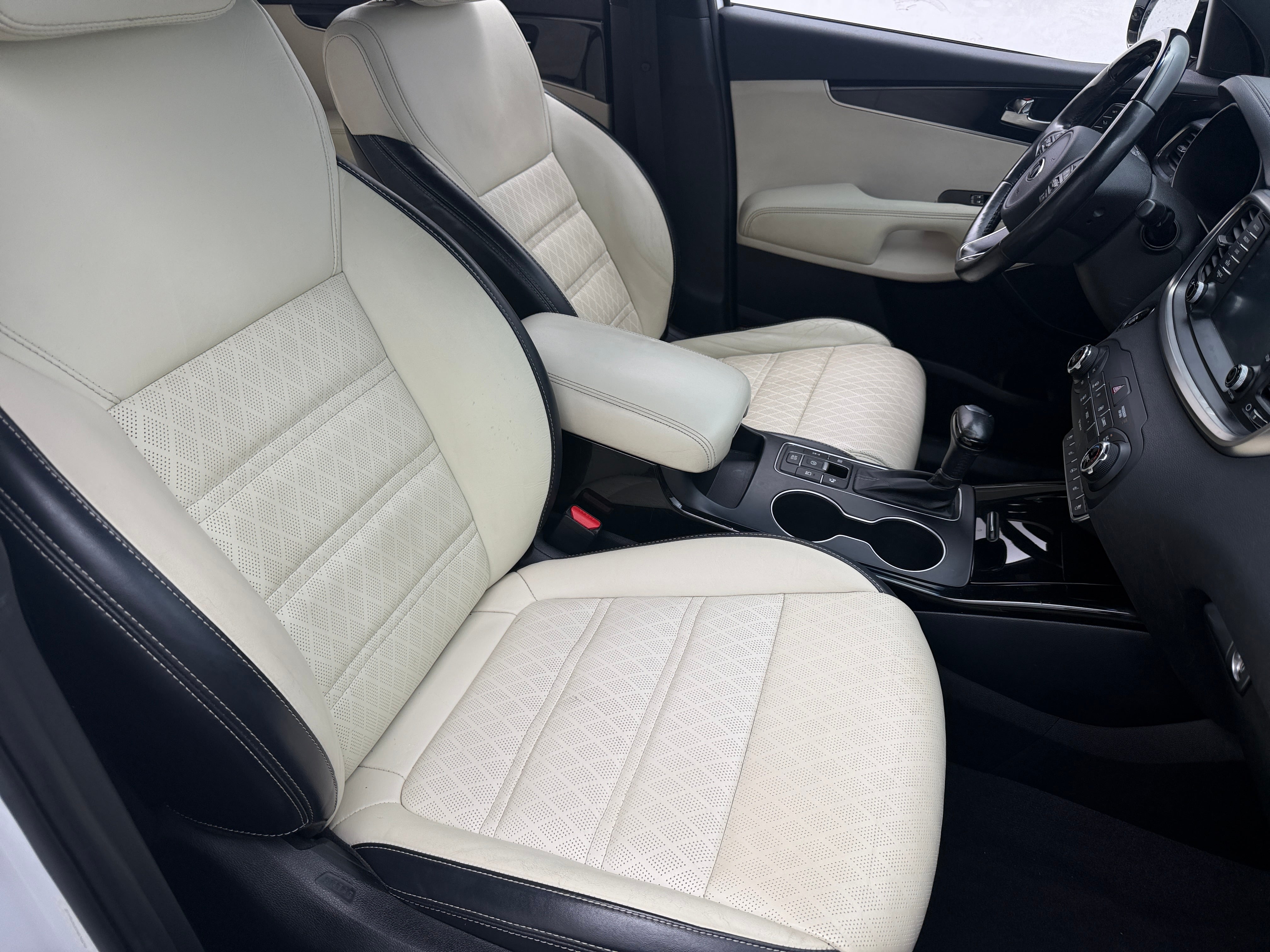 Used 2017 Kia Sorento SXL with VIN 5XYPKDA55HG245246 for sale in South Chesterfield, VA