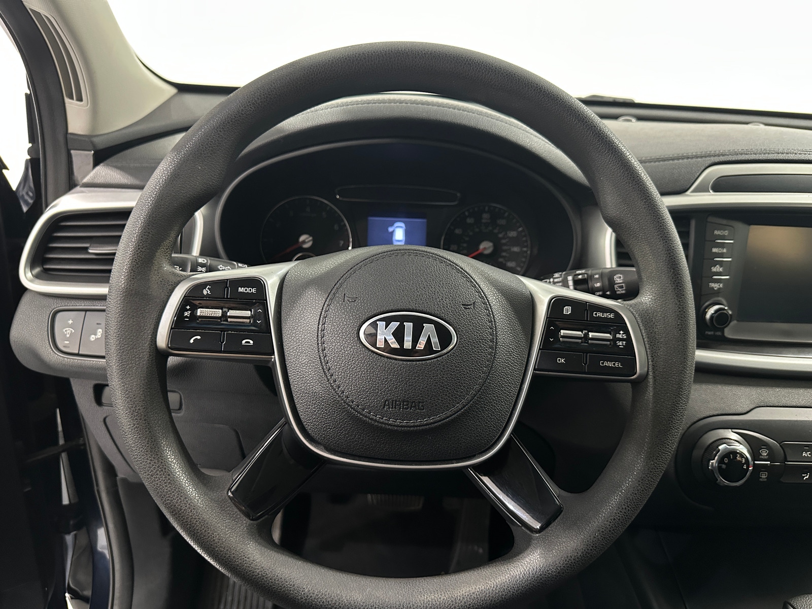 Thumbnail: 2019 Kia Sorento - 5