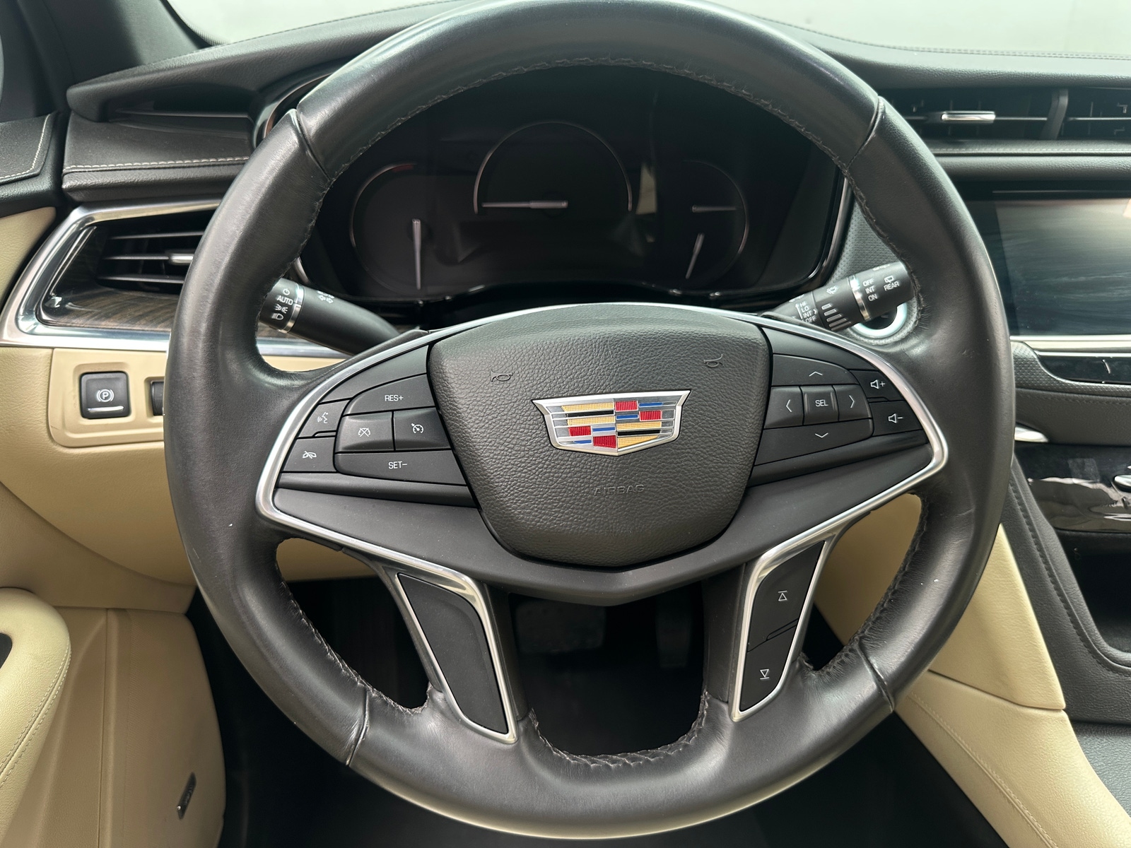Thumbnail: 2017 Cadillac XT5 - 4