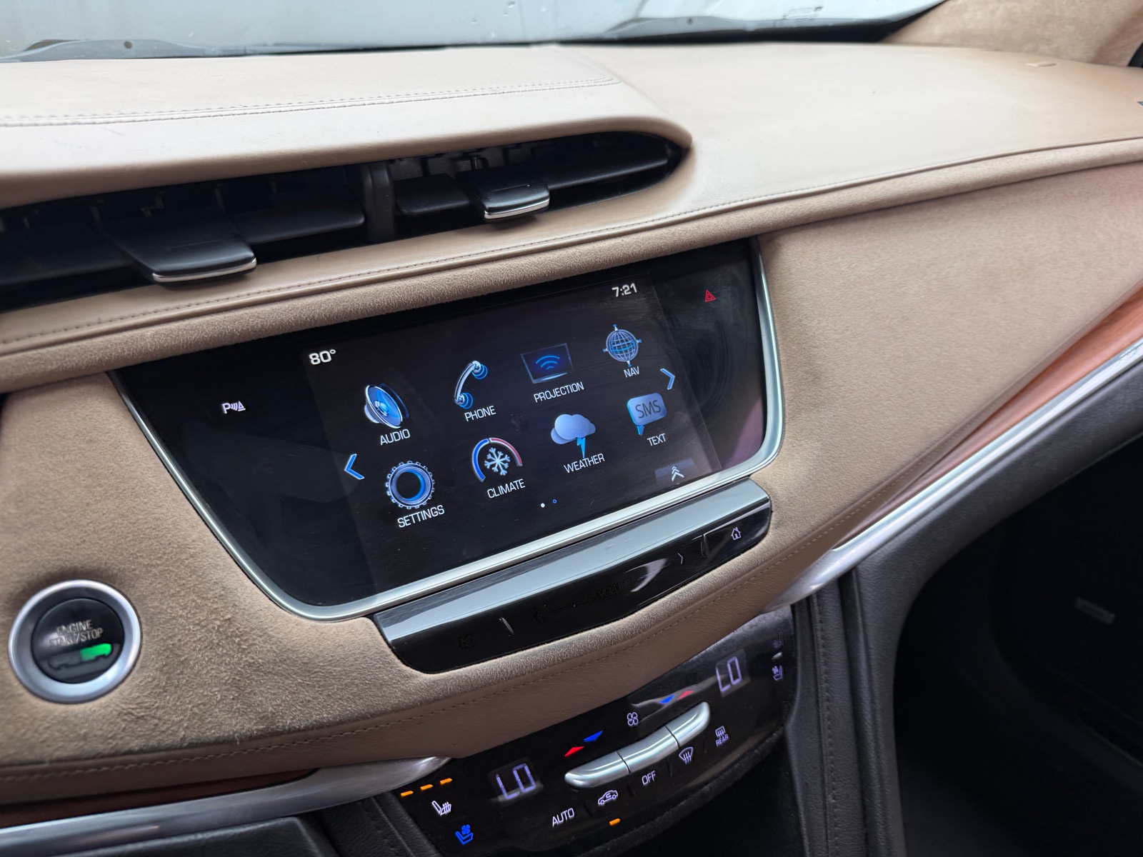 Thumbnail: 2017 Cadillac XT5 - 3