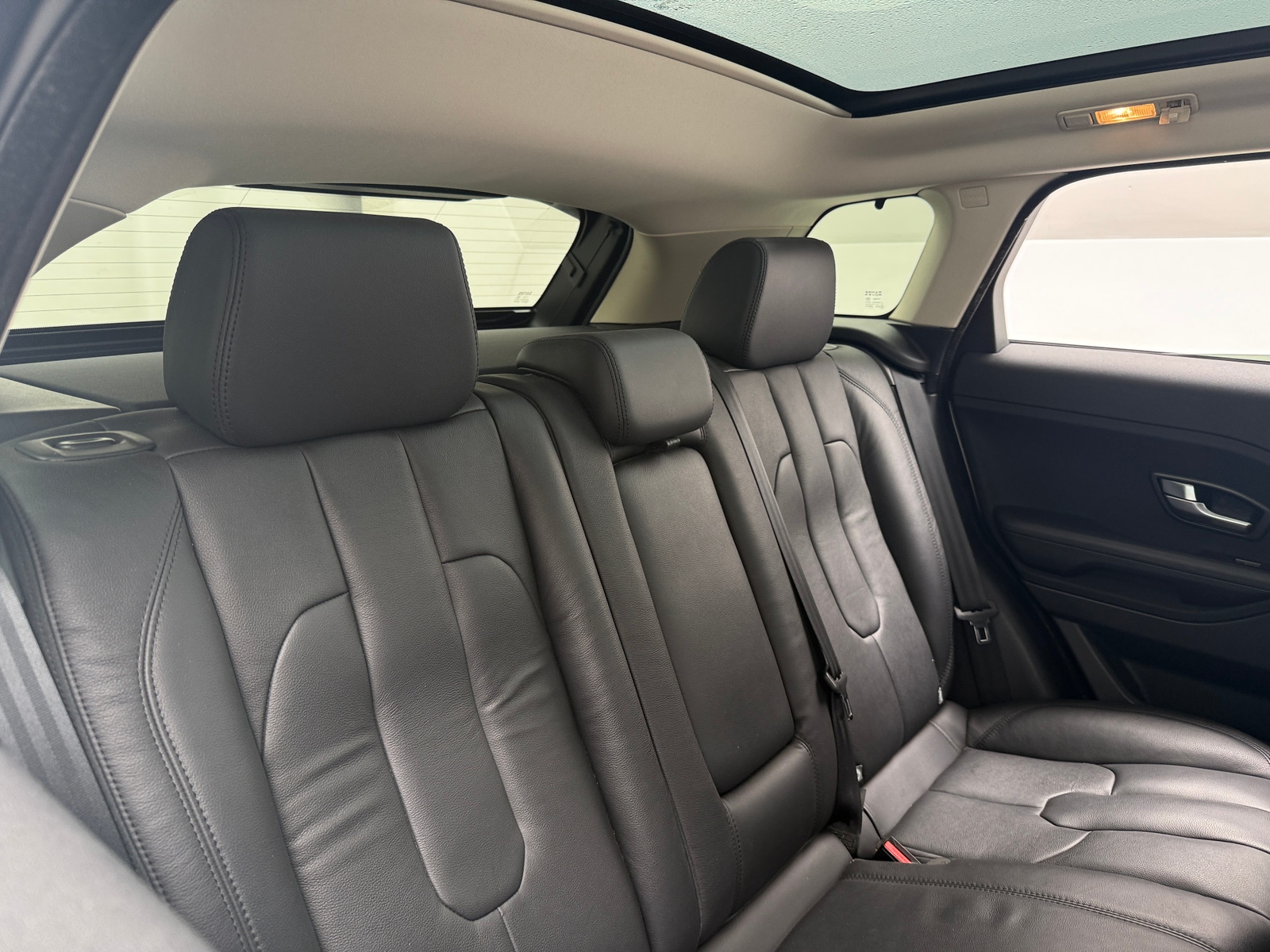 Thumbnail: 2015 Land Rover Range Rover Evoque - 5