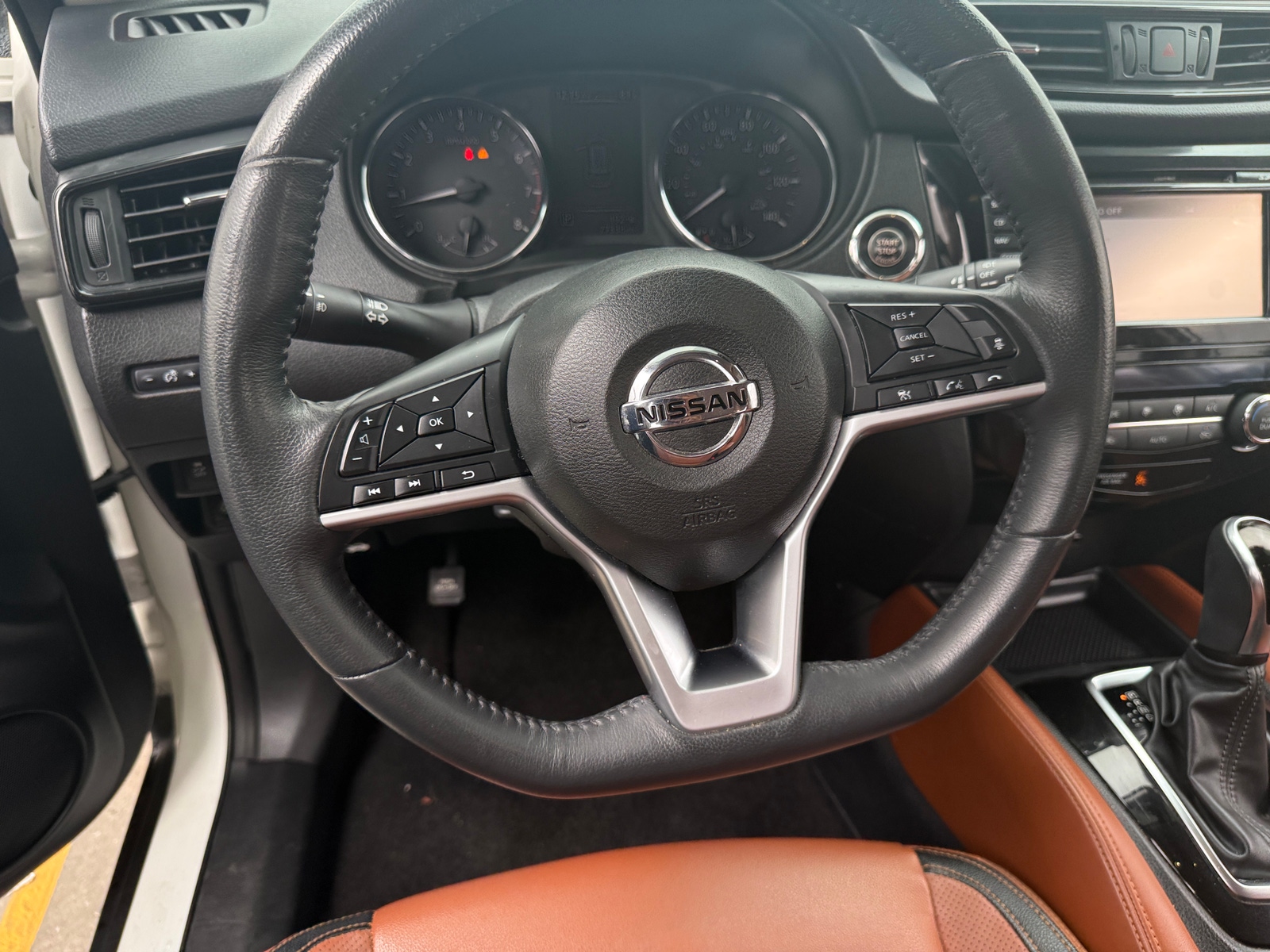 Thumbnail: 2017 Nissan Rogue - 4