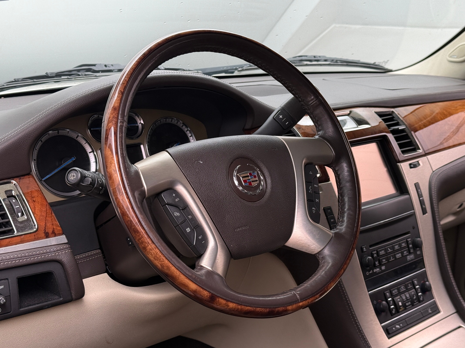 Thumbnail: 2012 Cadillac Escalade - 4
