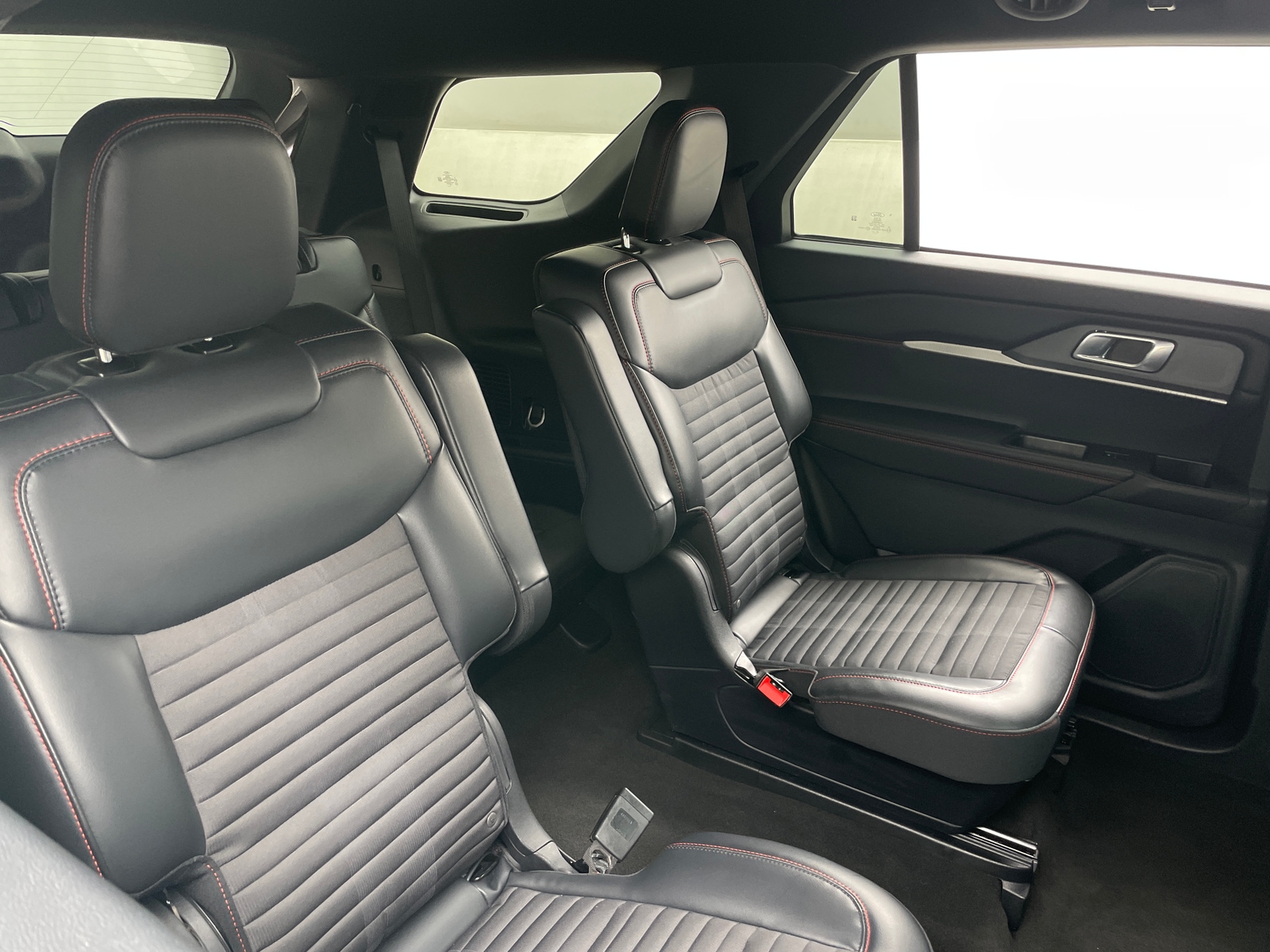 Thumbnail: 2026 Ford Explorer - 5