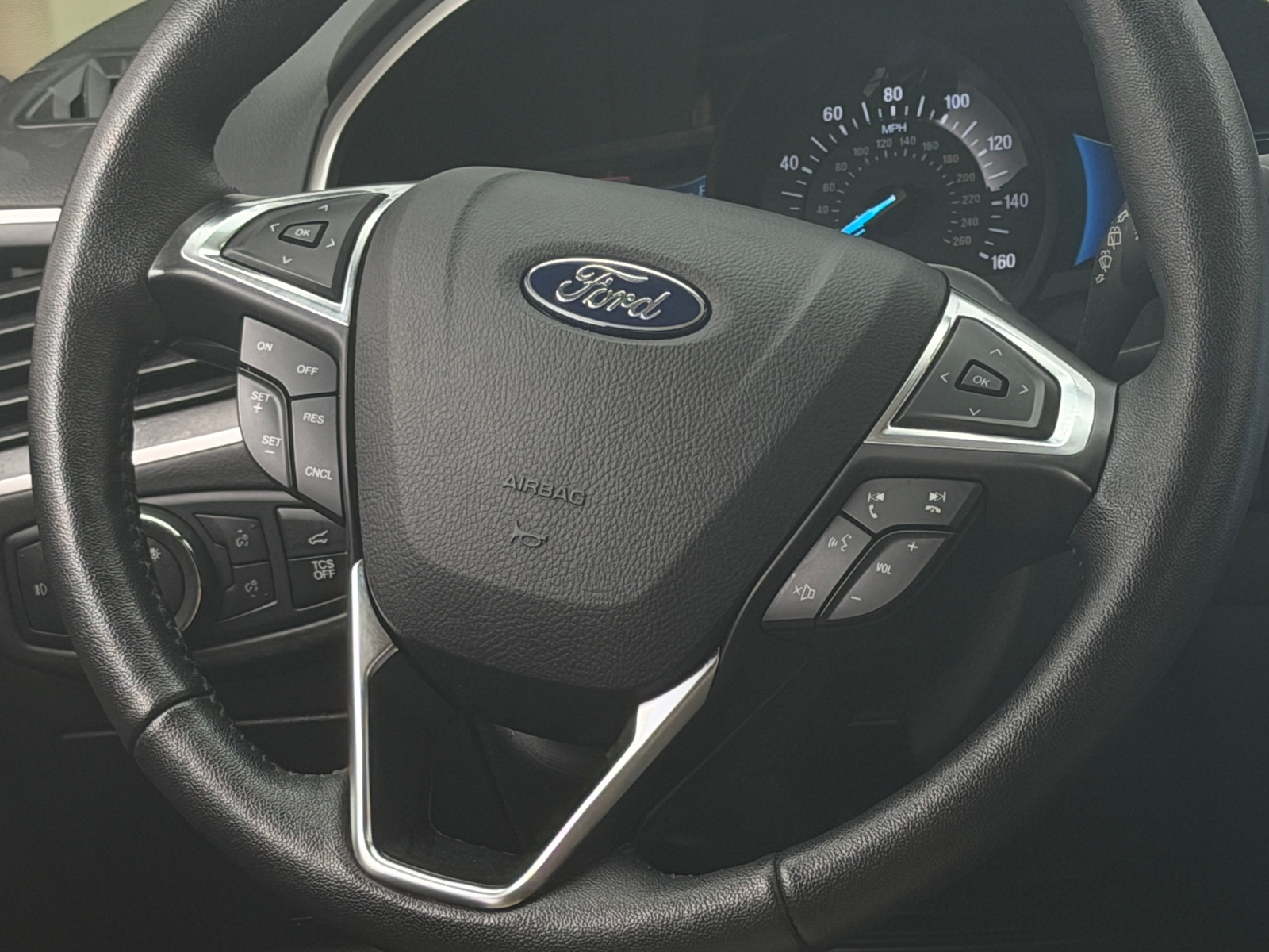 Thumbnail: 2021 Ford Edge - 4