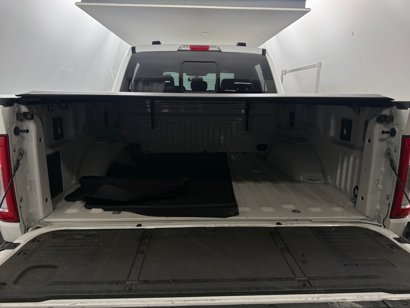 Thumbnail: 2021 Ford Econoline - 6