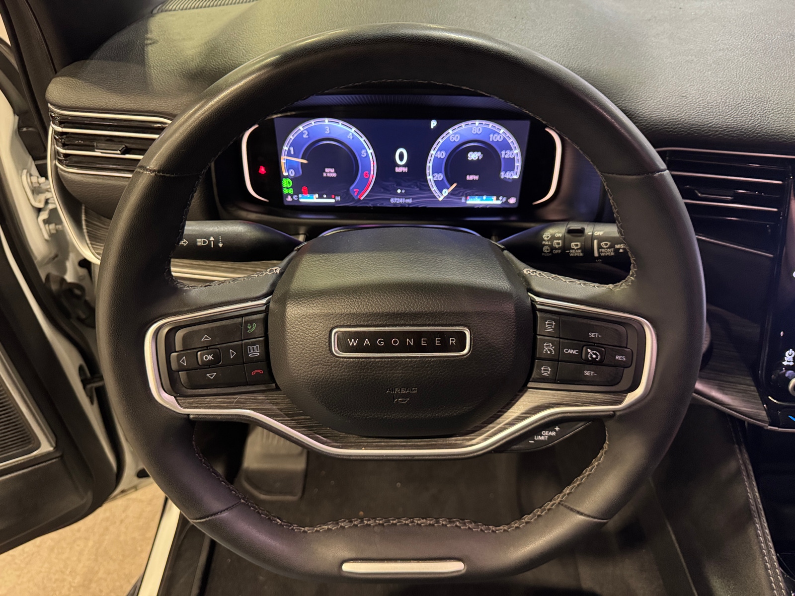 Thumbnail: 2024 Jeep Wagoneer - 4