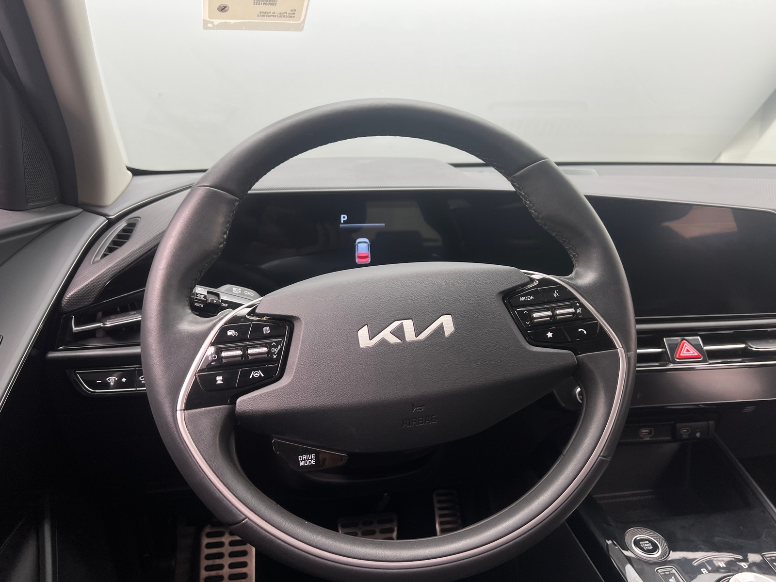 Thumbnail: 2023 Kia Niro - 4