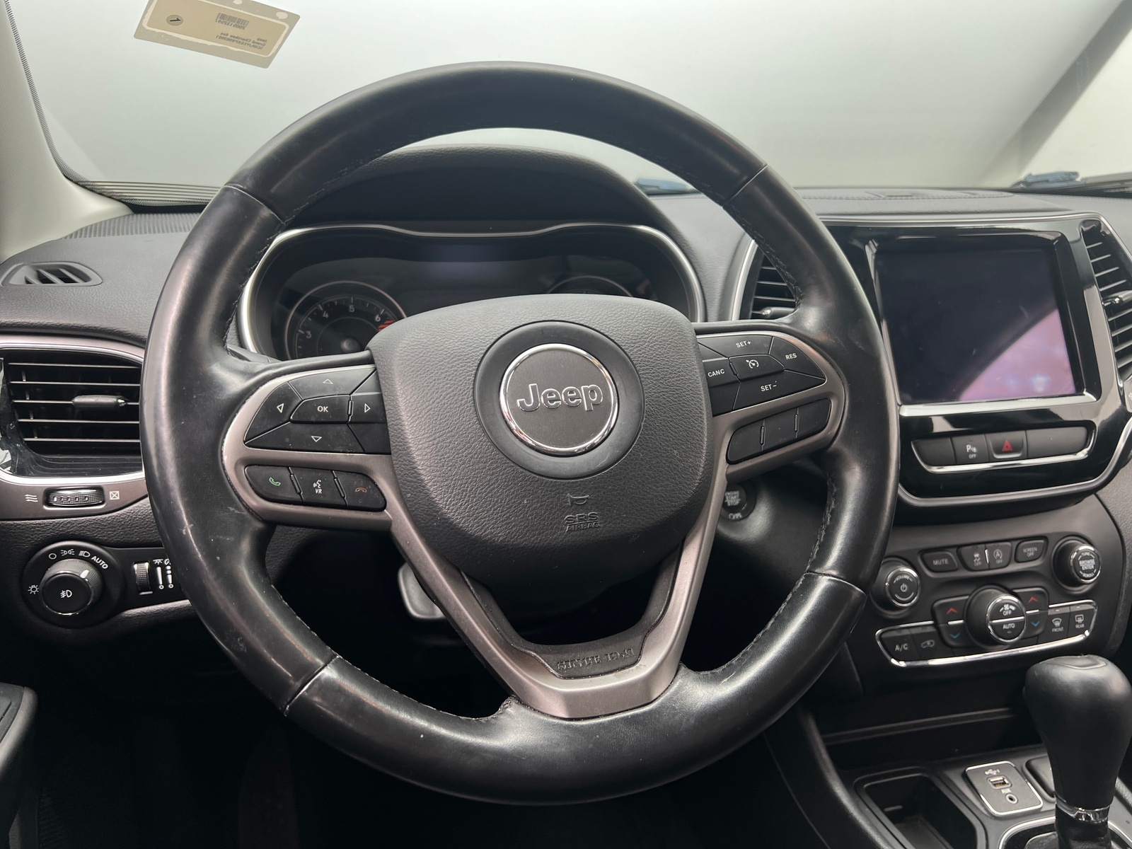Thumbnail: 2019 Jeep Cherokee - 4