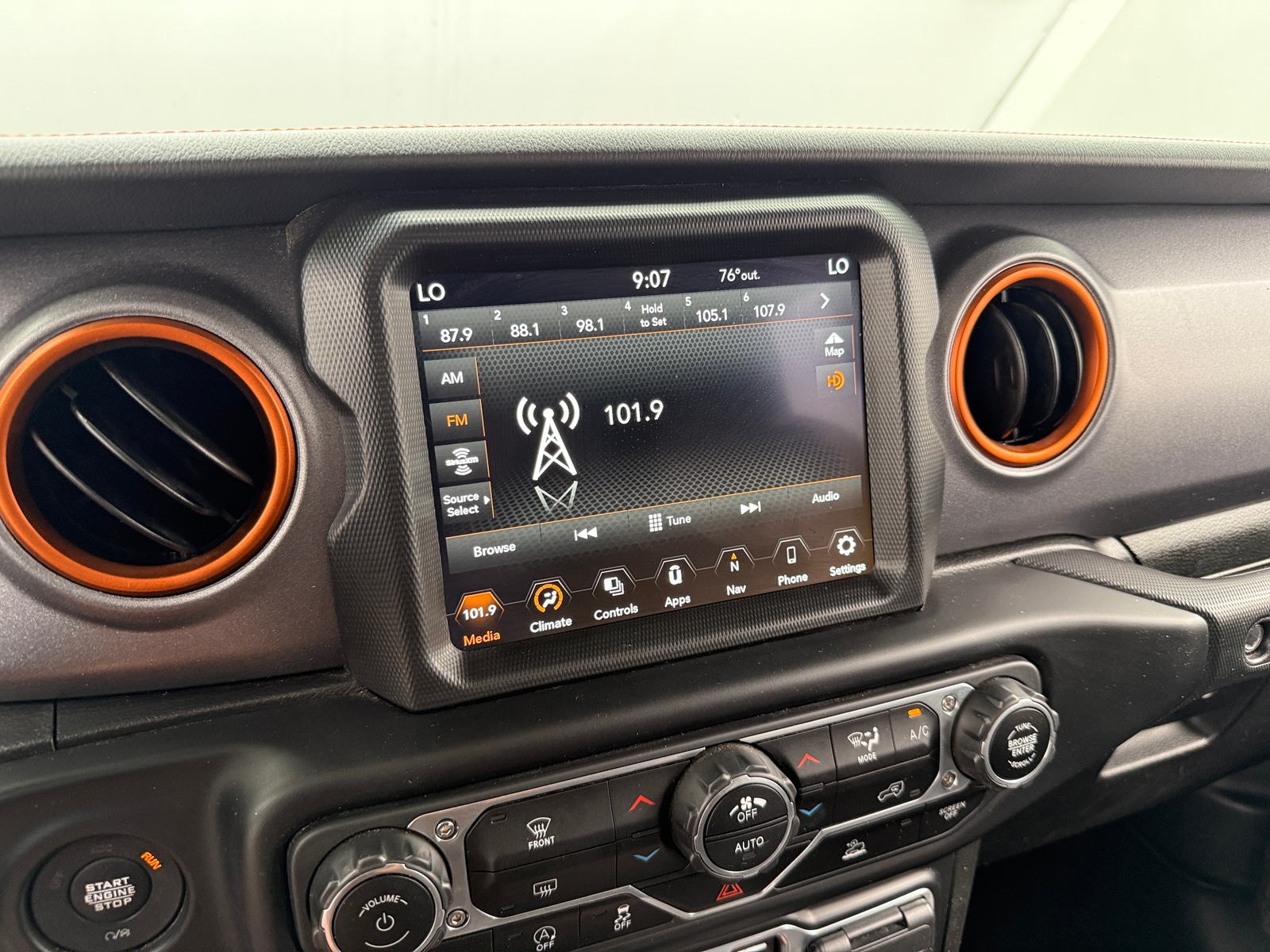 Thumbnail: 2022 Jeep Gladiator - 3