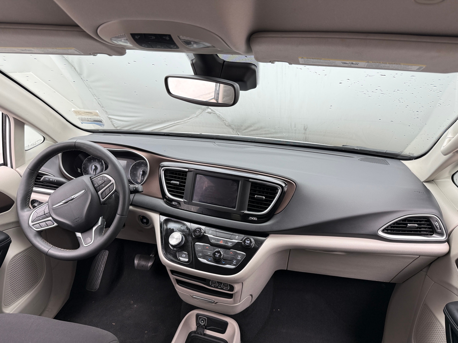 Thumbnail: 2023 Chrysler Voyager - 3