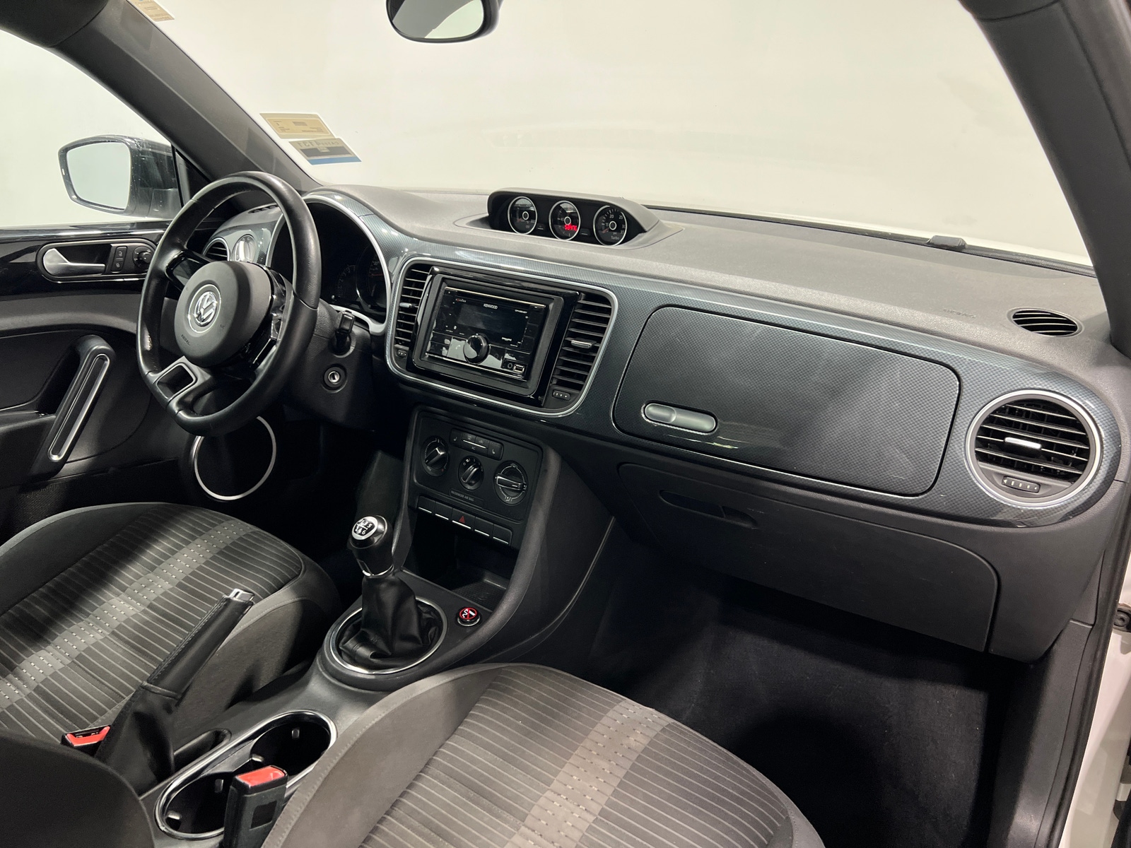 Thumbnail: 2012 Volkswagen Beetle - 3