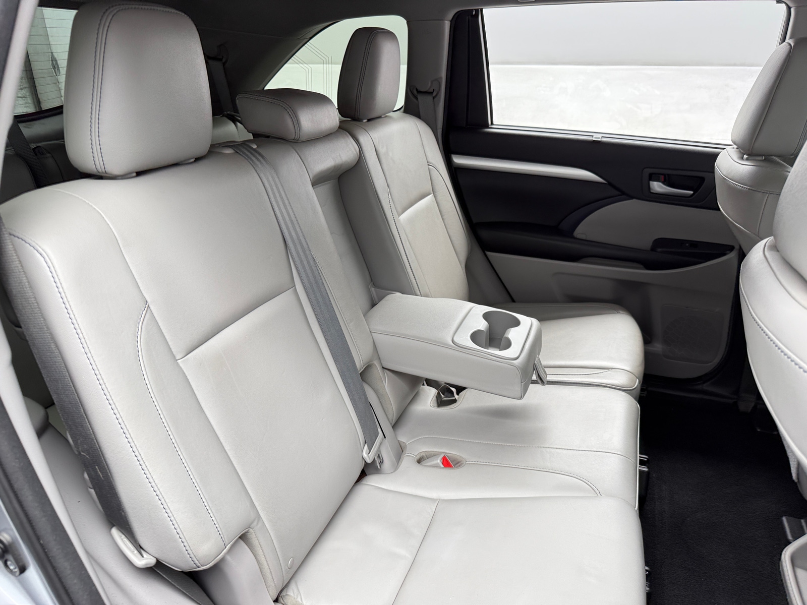 Thumbnail: 2016 Toyota Highlander - 6