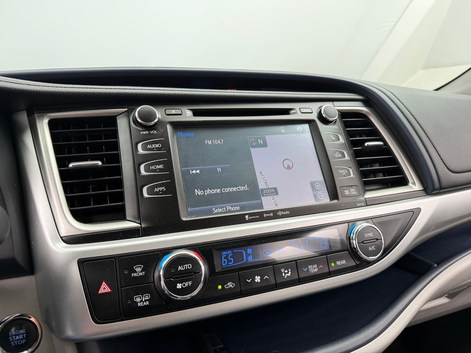 Thumbnail: 2016 Toyota Highlander - 4