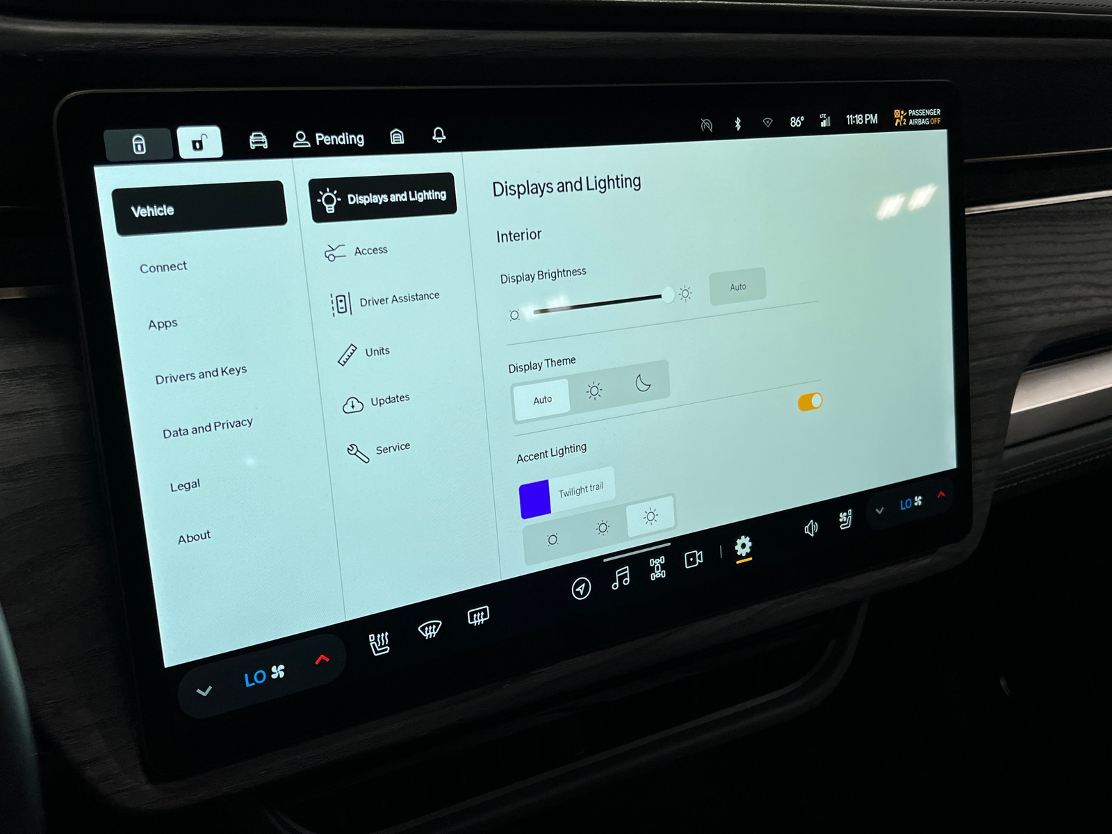 Thumbnail: 2023 Rivian R1S - 3