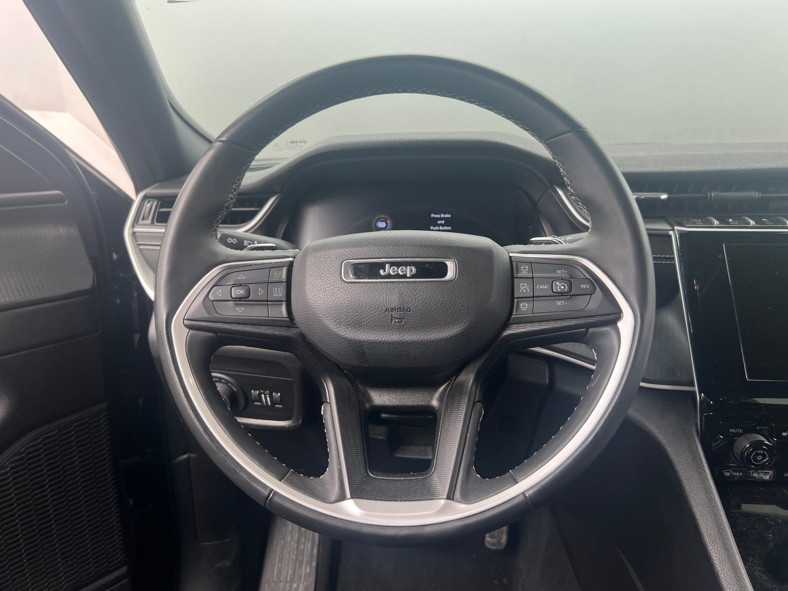 Thumbnail: 2024 Jeep Grand Cherokee L - 4