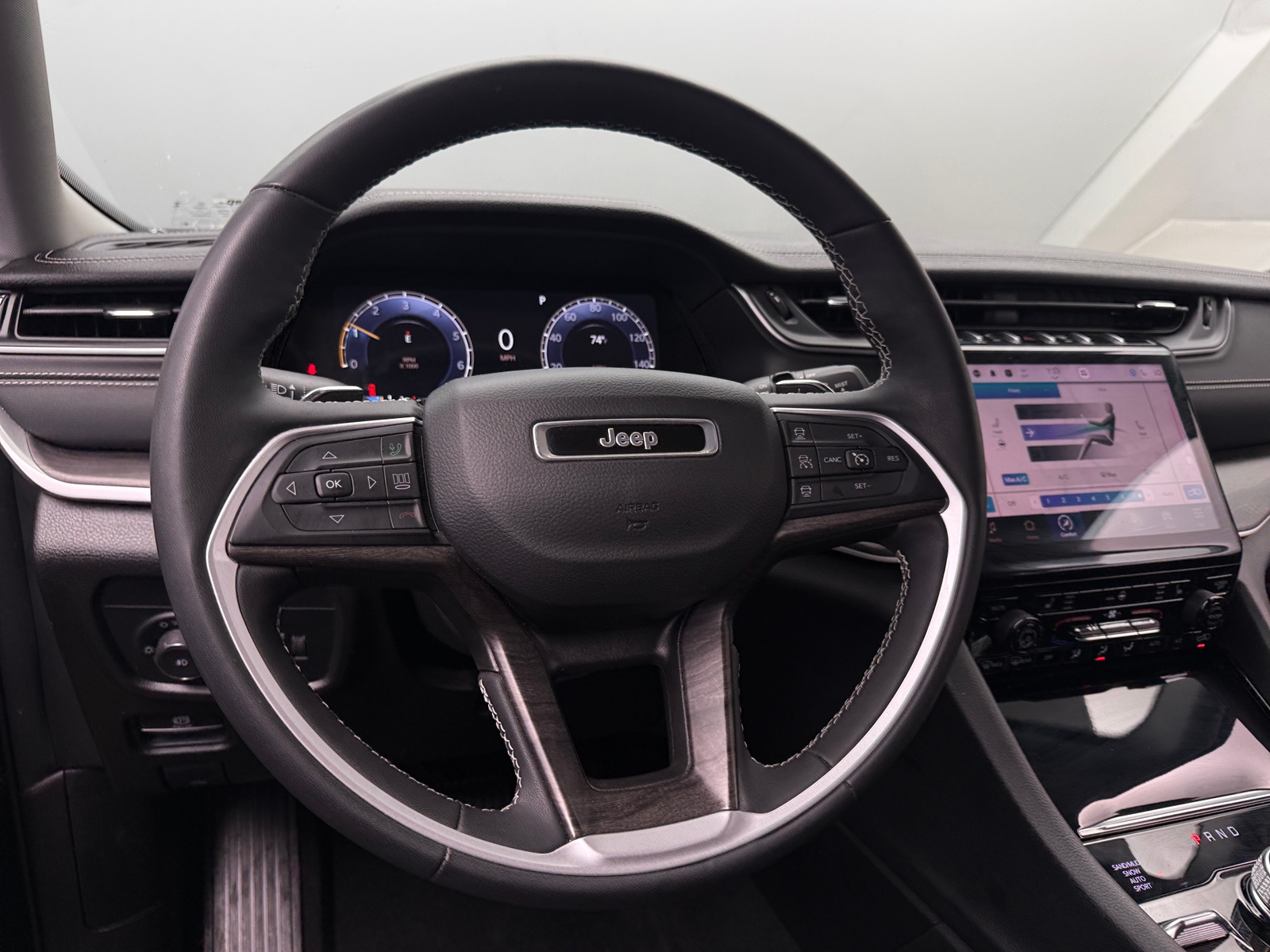 Thumbnail: 2023 Jeep Grand Cherokee L - 4