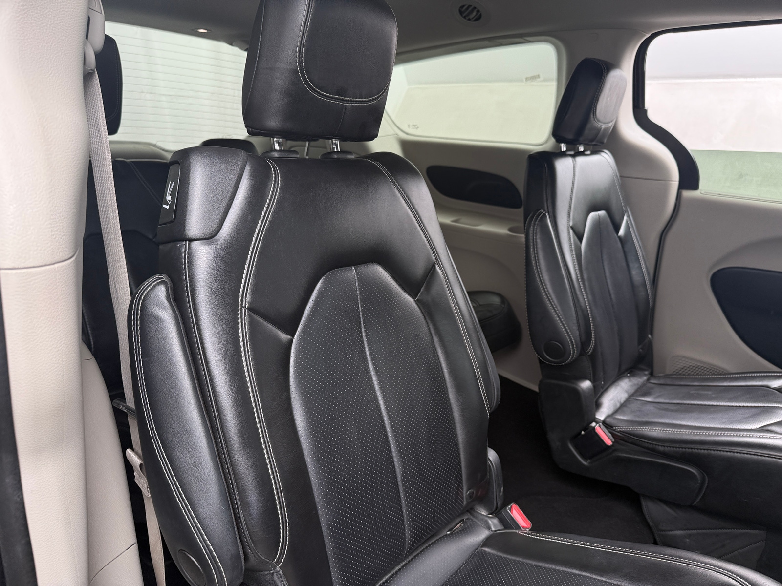 Thumbnail: 2023 Chrysler Pacifica - 5