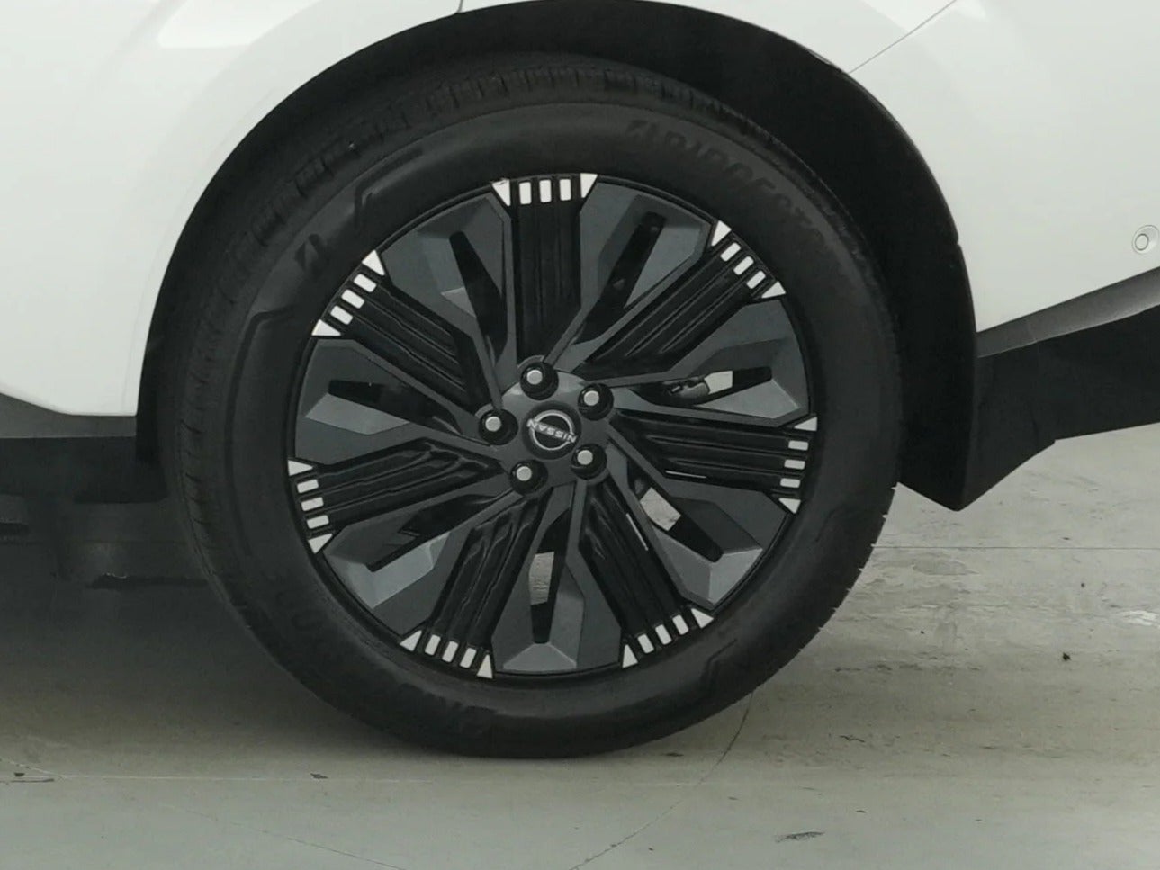 2025 Nissan Murano Platinum - Photo 25