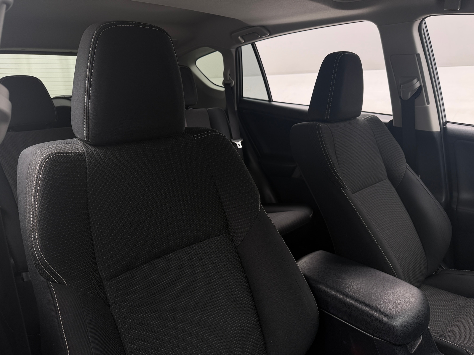 Thumbnail: 2018 Toyota RAV4 - 2