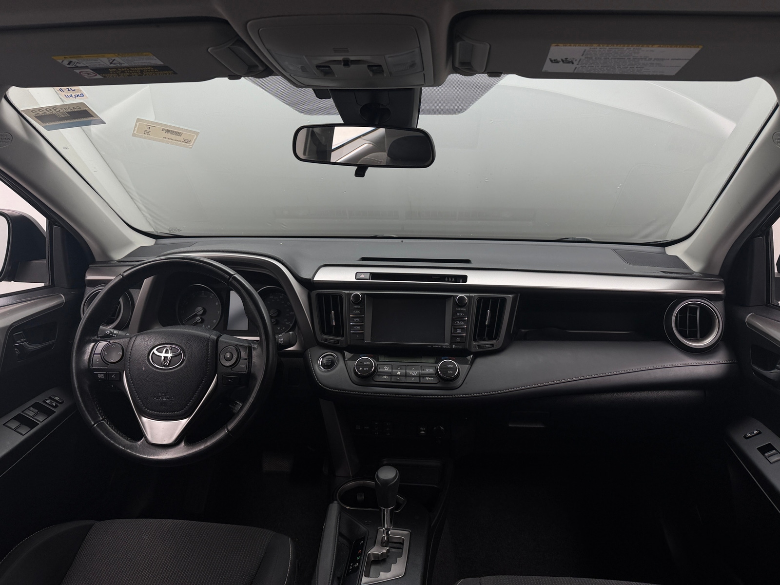 Thumbnail: 2018 Toyota RAV4 - 3
