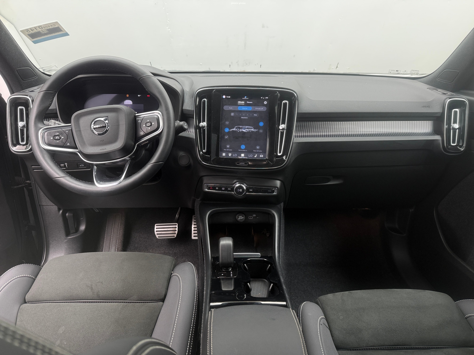 Thumbnail: 2022 Volvo XC40 - 3