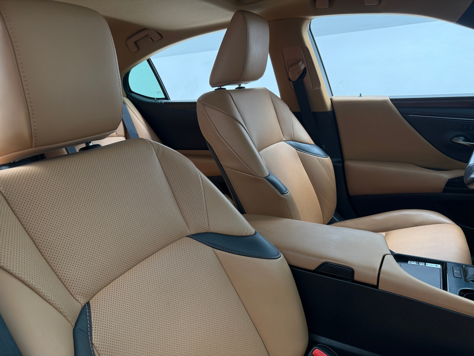 Thumbnail: 2023 Lexus ES - 2