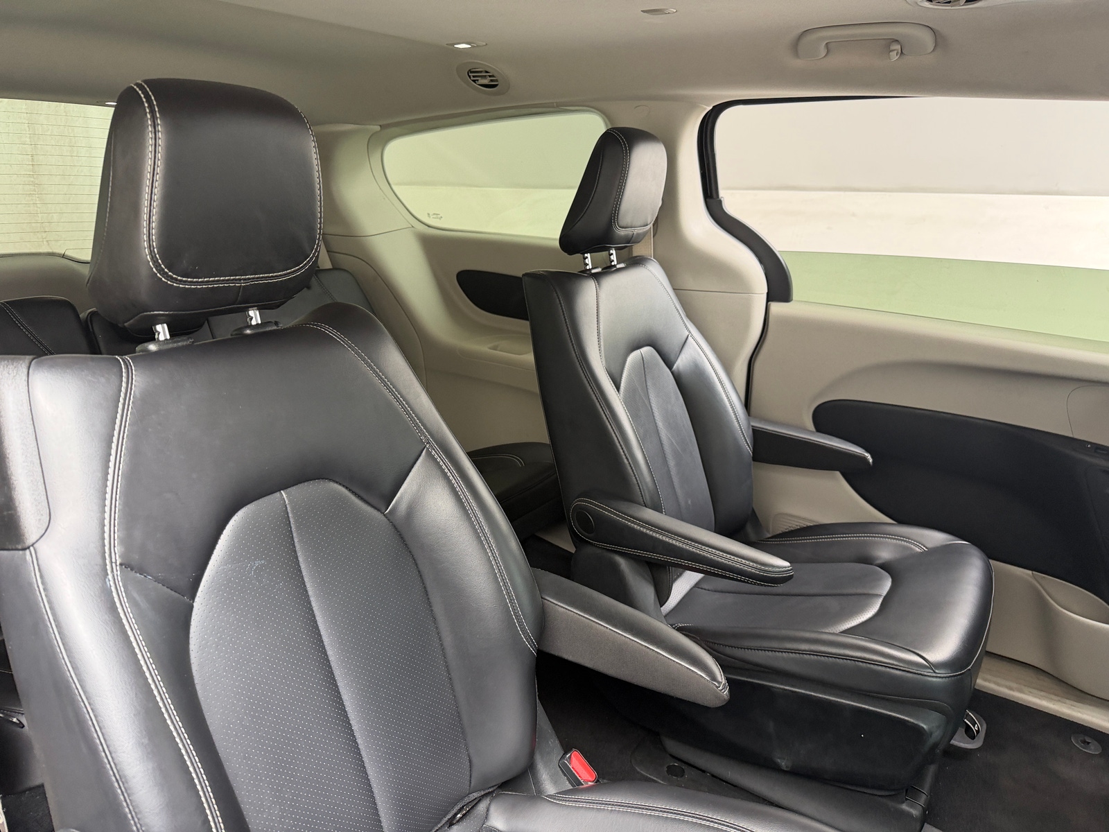 Thumbnail: 2023 Chrysler Pacifica - 5