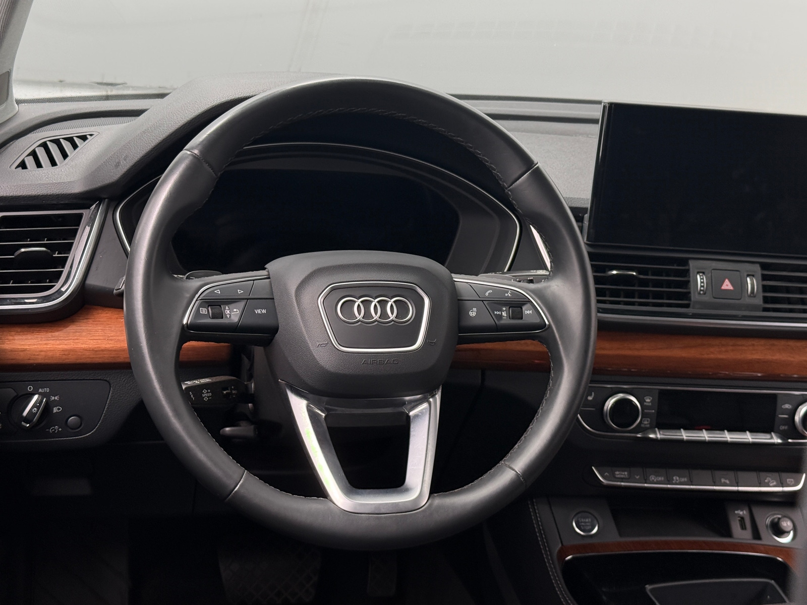 Thumbnail: 2023 Audi Q5 - 4