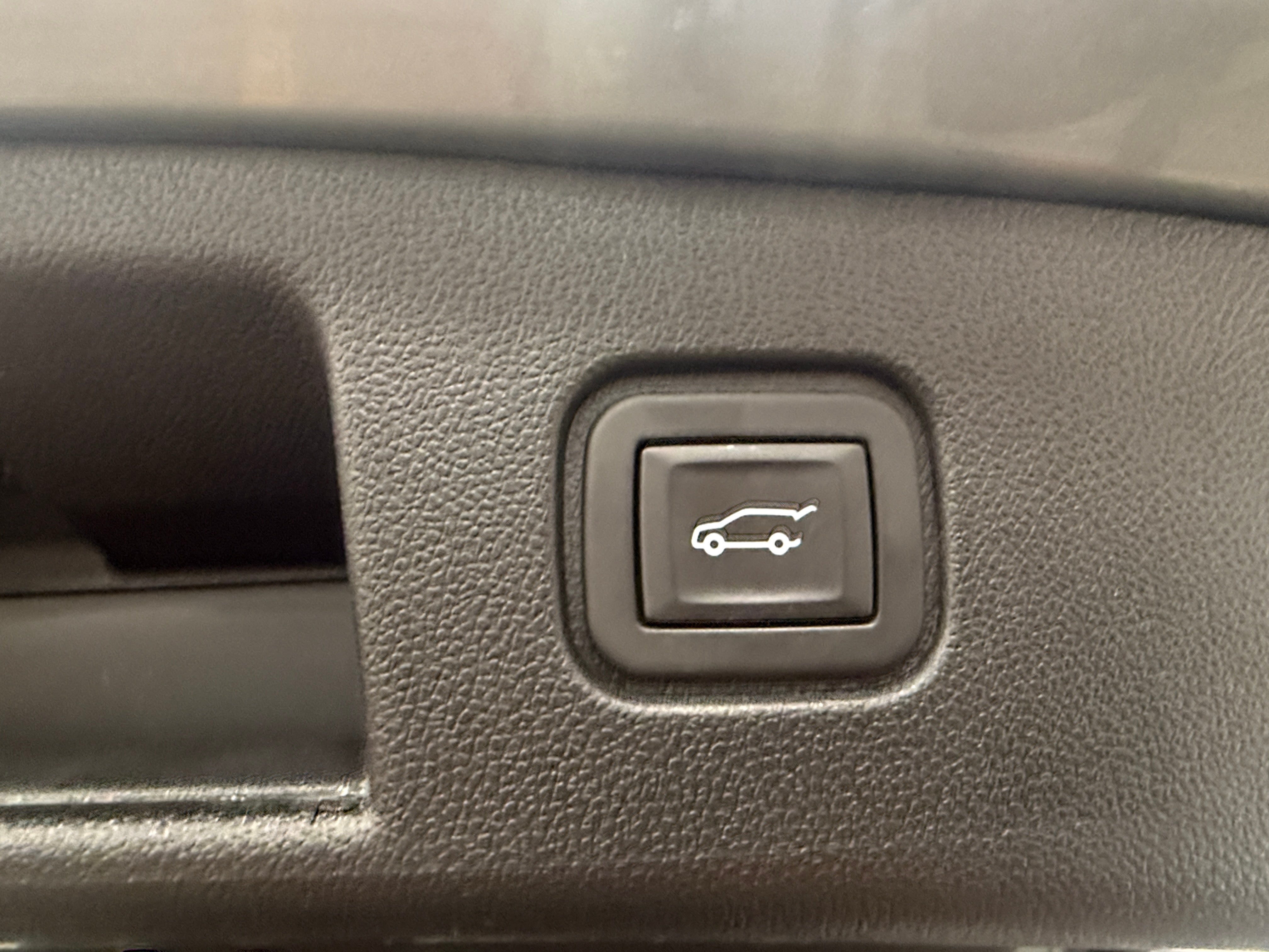 Used 2024 Chevrolet Blazer EV LT with VIN 3GNKDBRJ4RS214393 for sale in Pewaukee, WI
