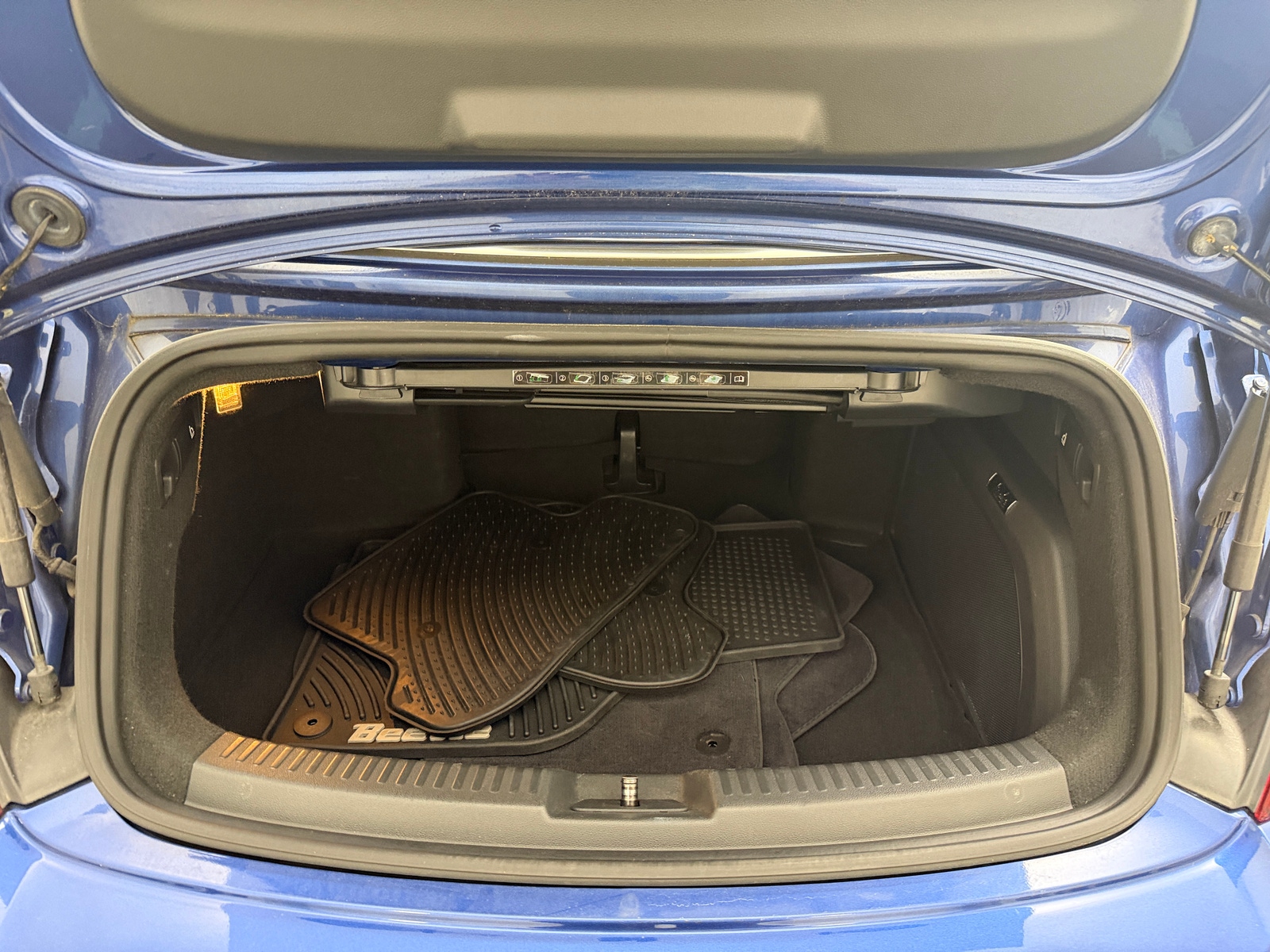 Thumbnail: 2013 Volkswagen Beetle - 7
