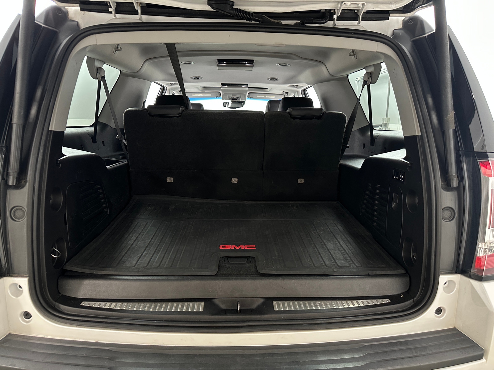 Thumbnail: 2019 GMC Yukon XL - 6