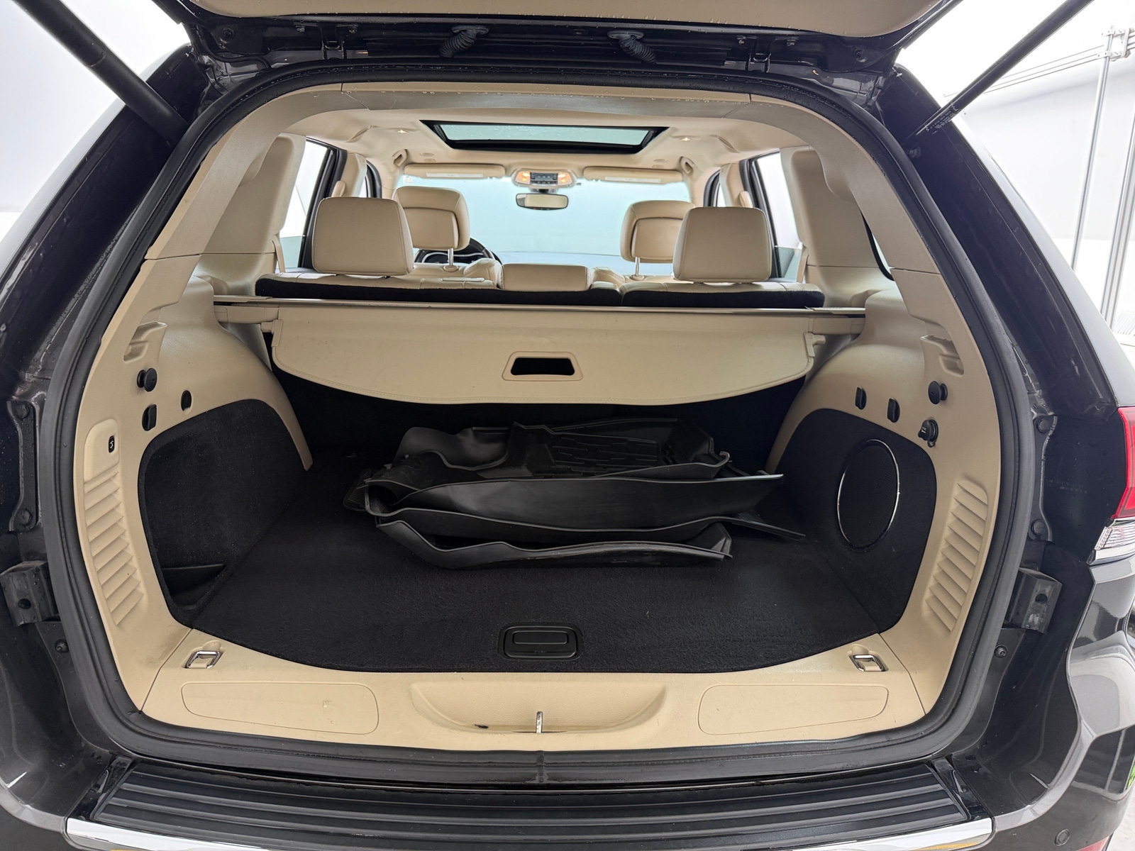 Thumbnail: 2020 Jeep Grand Cherokee - 6
